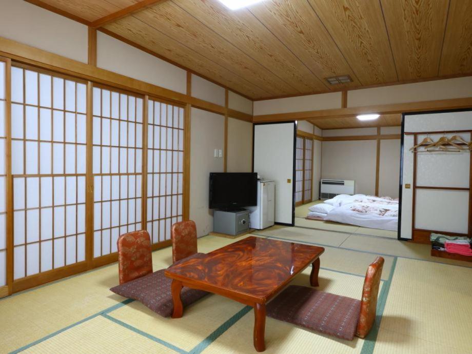 Economy Quadruple Room with Shared Bathroom photo 1