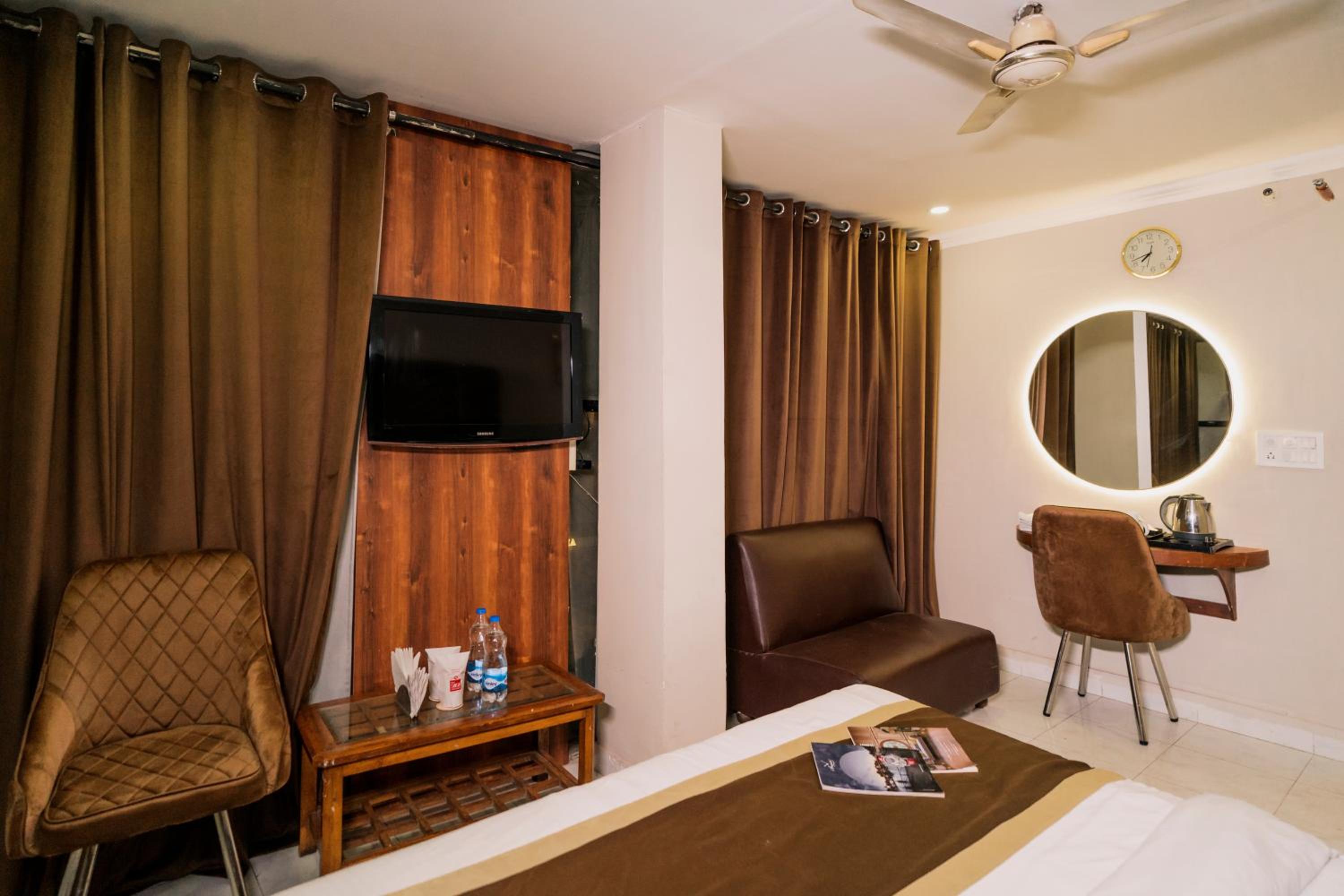 Deluxe Double Room photo 2