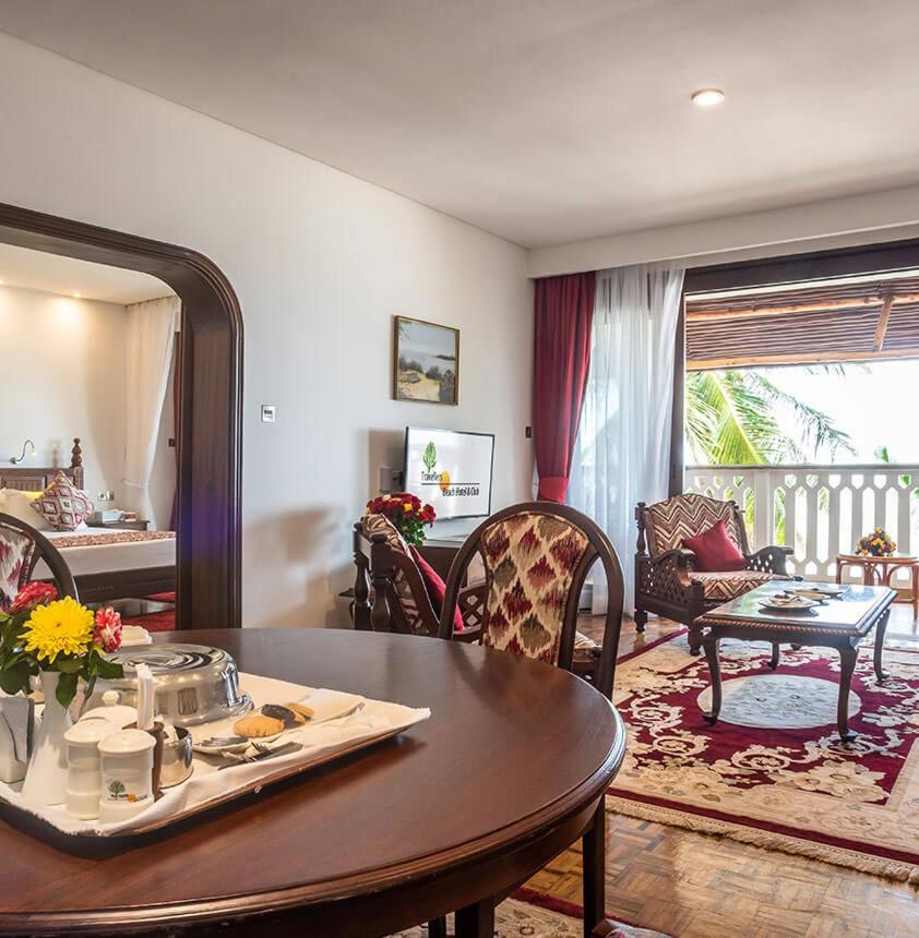 Junior Suite with Balcony - Photo 3