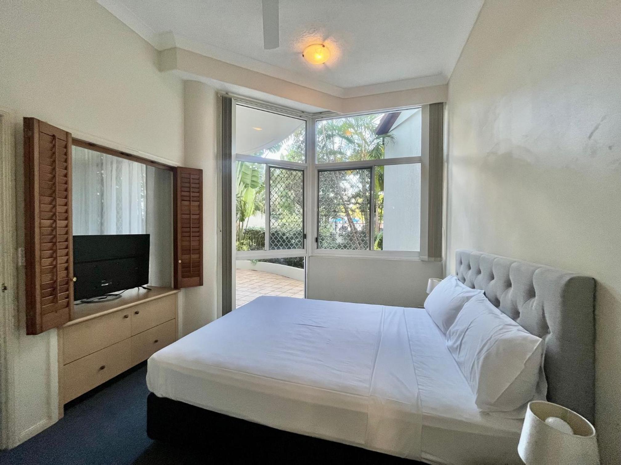 1 Bedroom Garden View Spa Apartment thumbnail 5