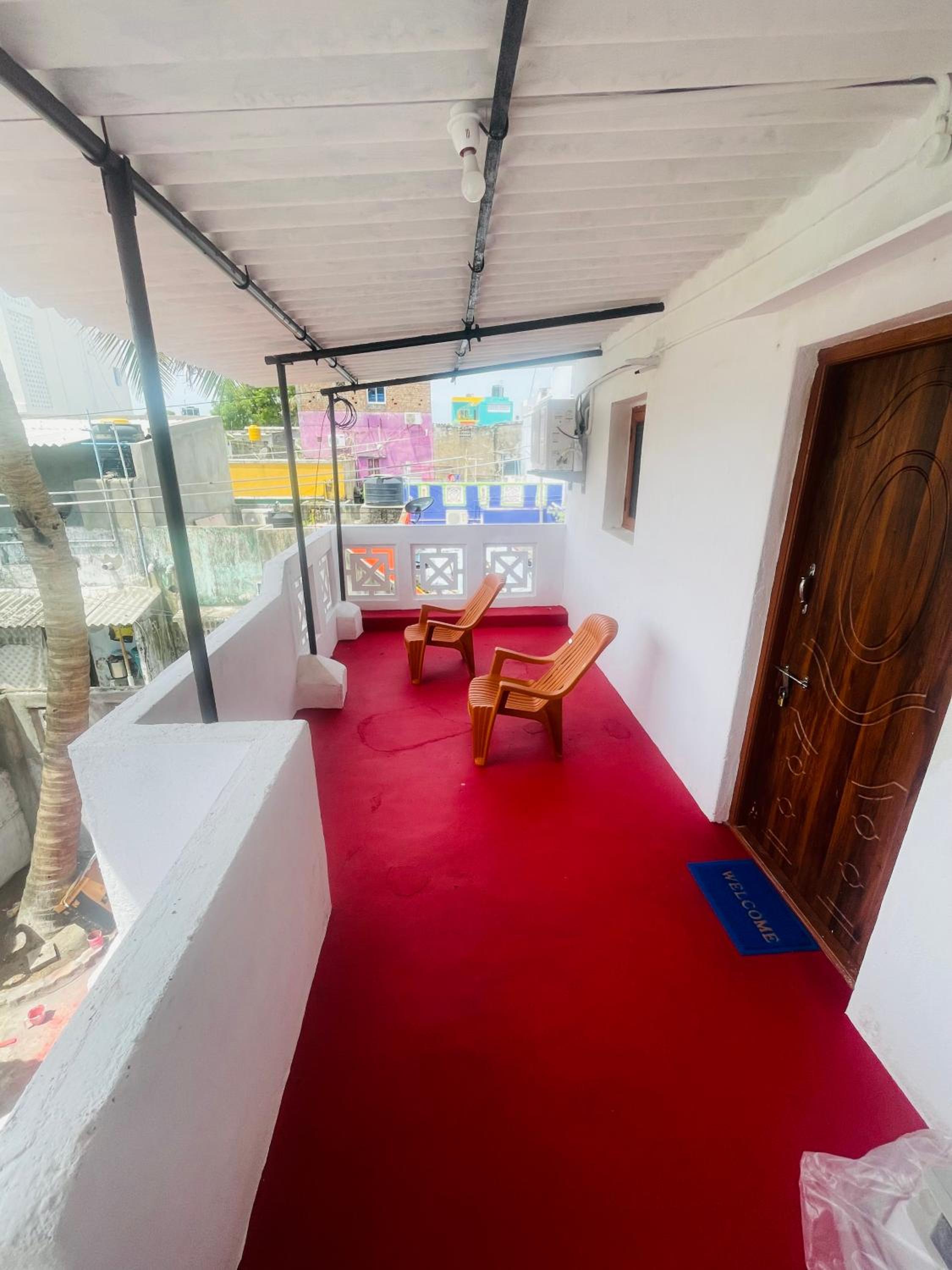Deluxe Double Room with Balcony photo 3