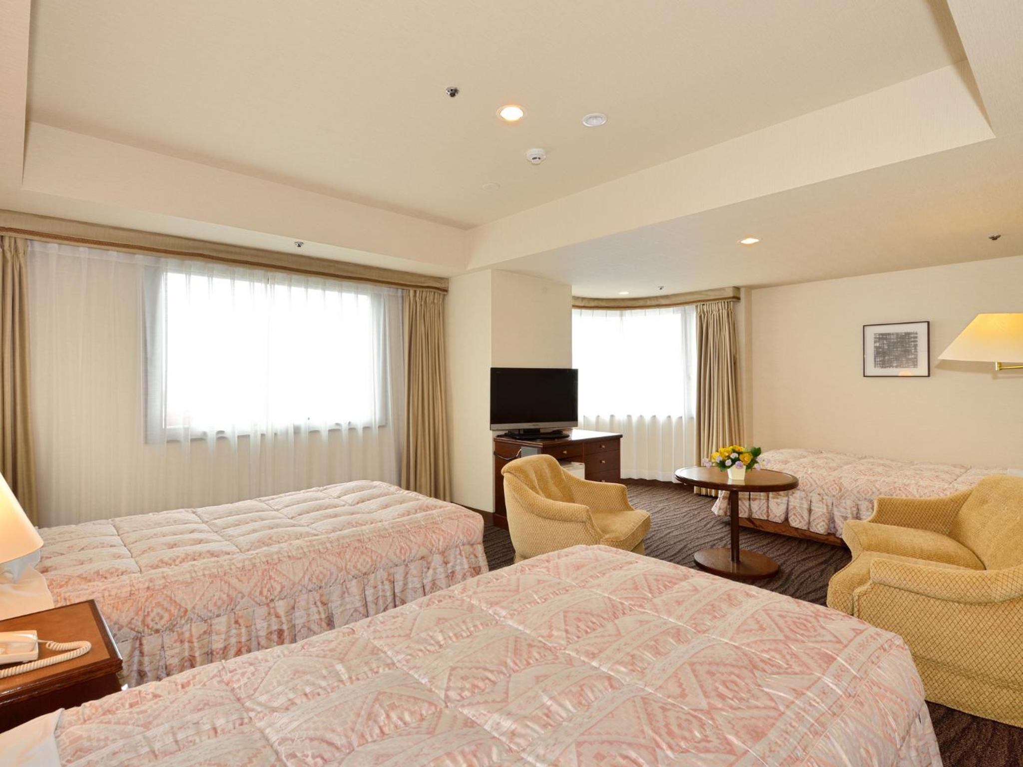 Triple Room