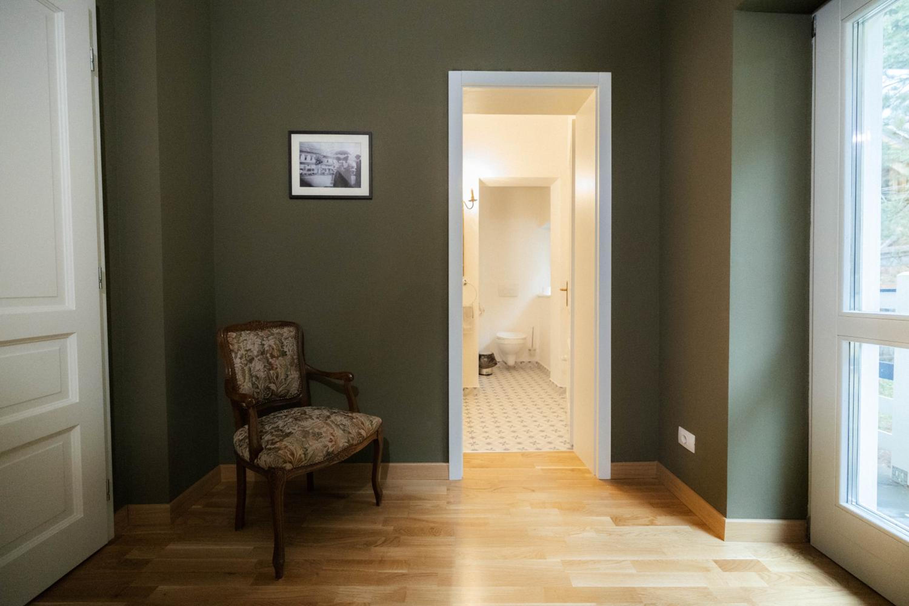 Budget Double Room photo 3