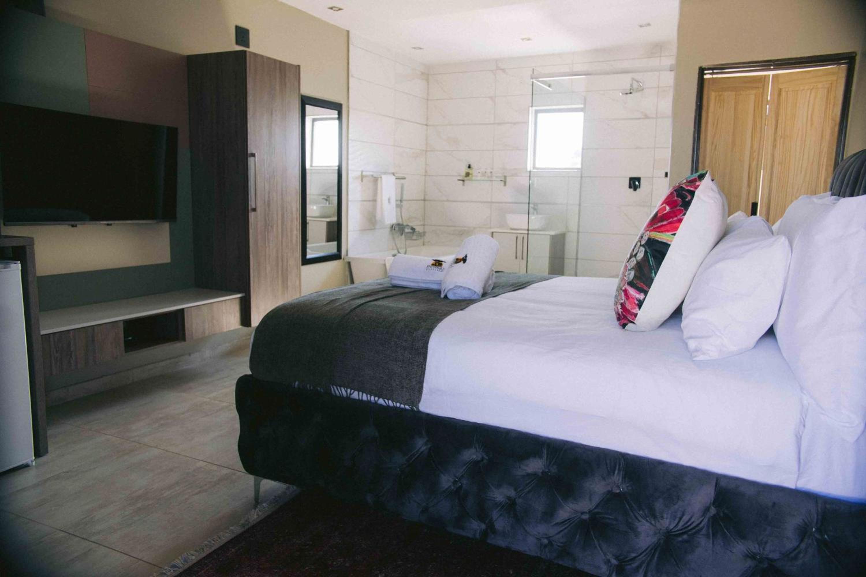 Deluxe Suite photo 1