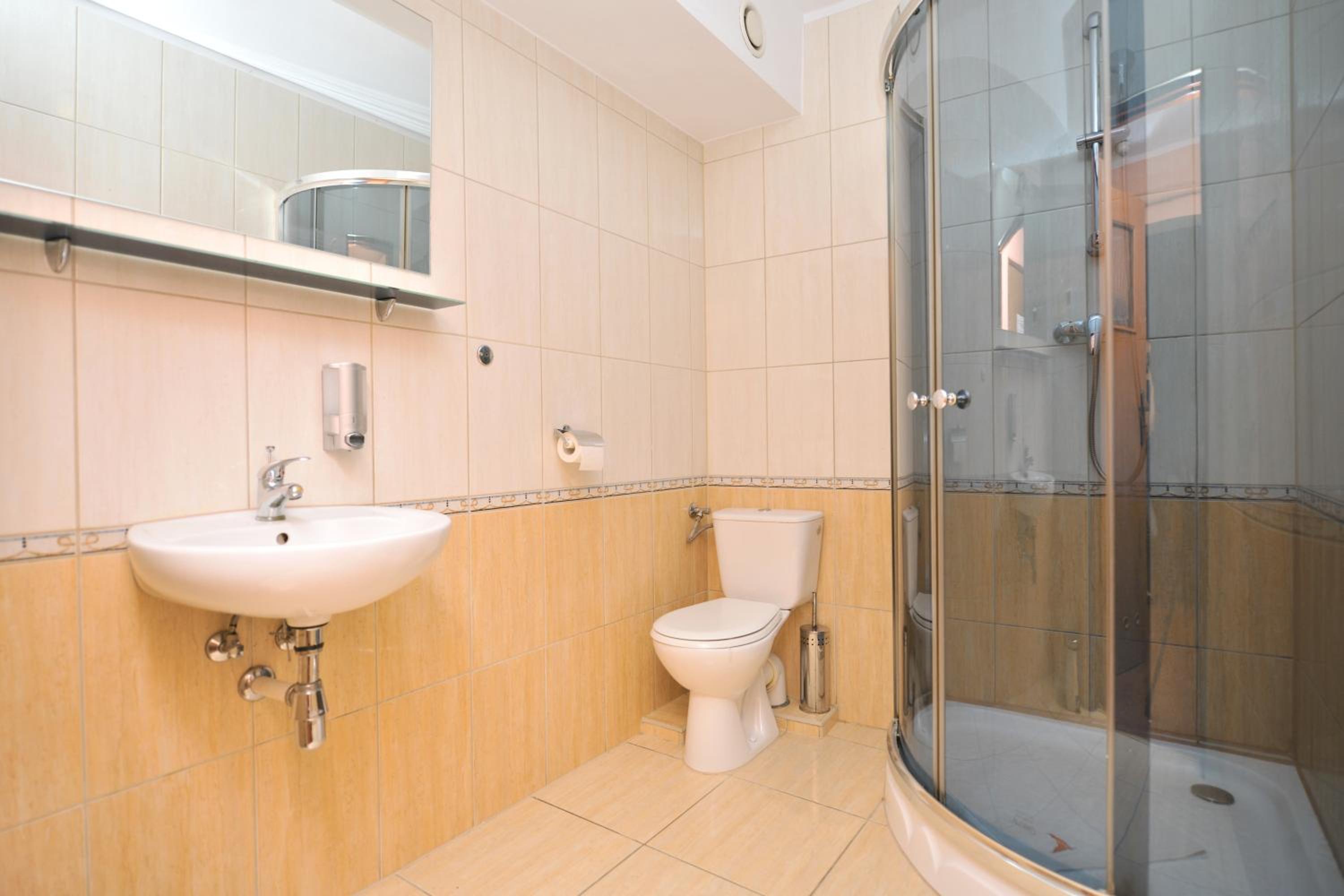 Double or Twin Room - Photo 4