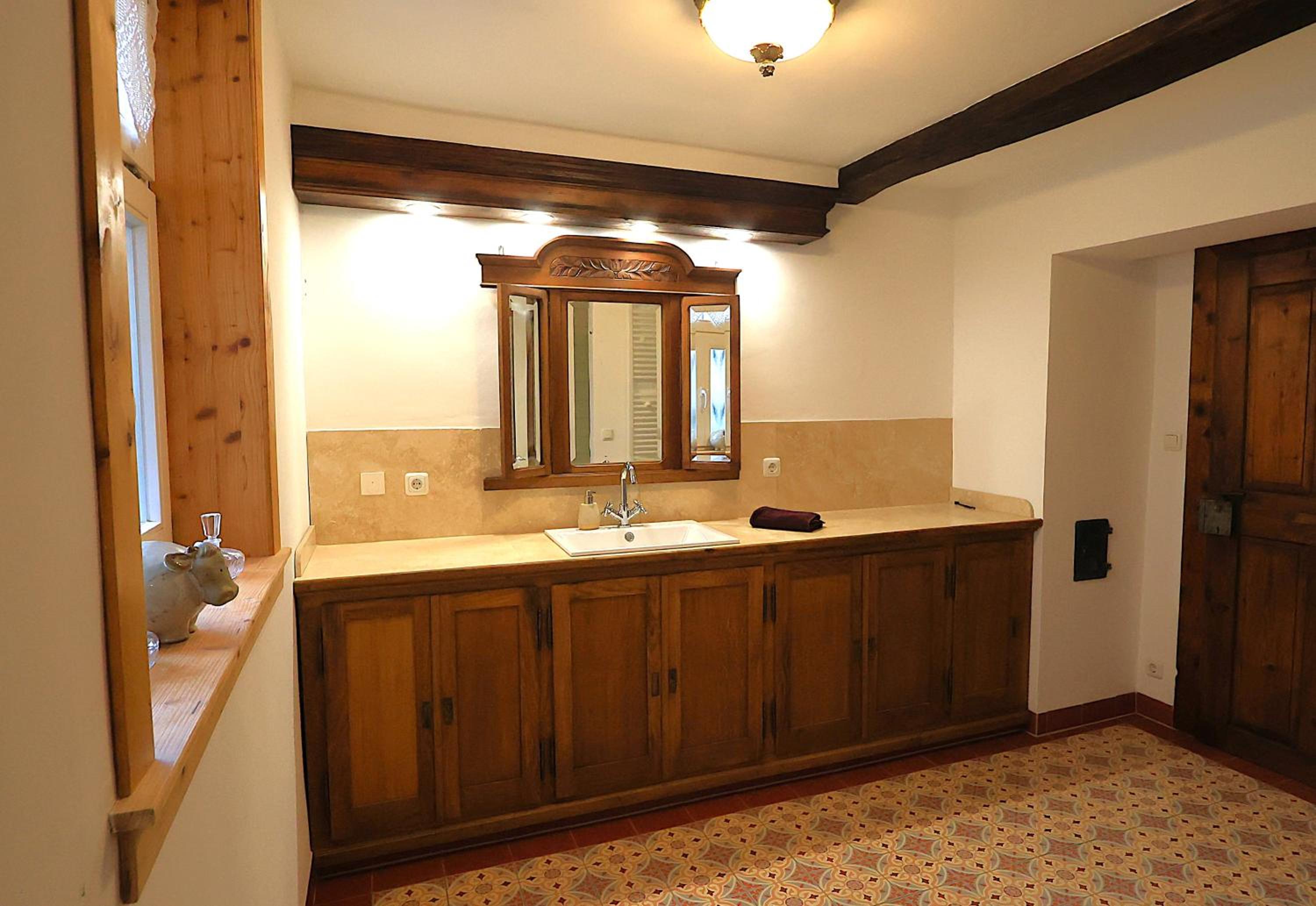 Four-Bedroom House photo 2