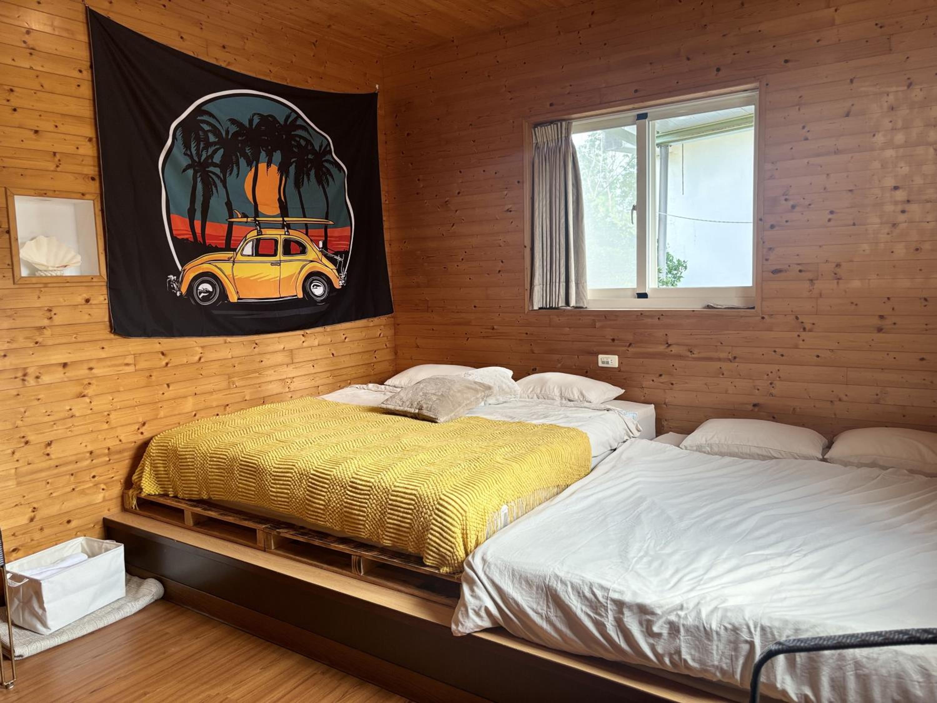 Quadruple Room with Private Bathroom