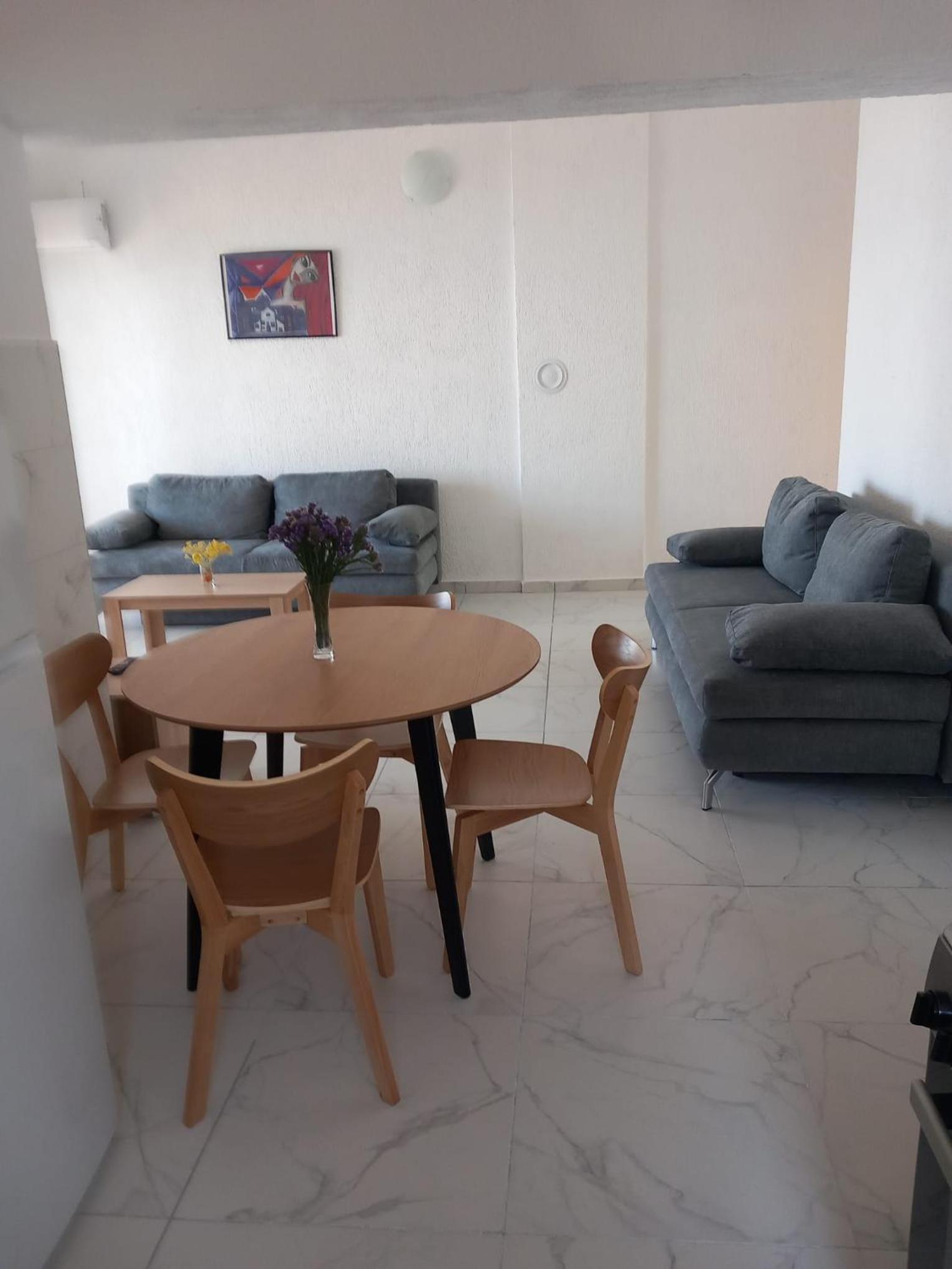One-Bedroom Apartment with Balcony photo 2