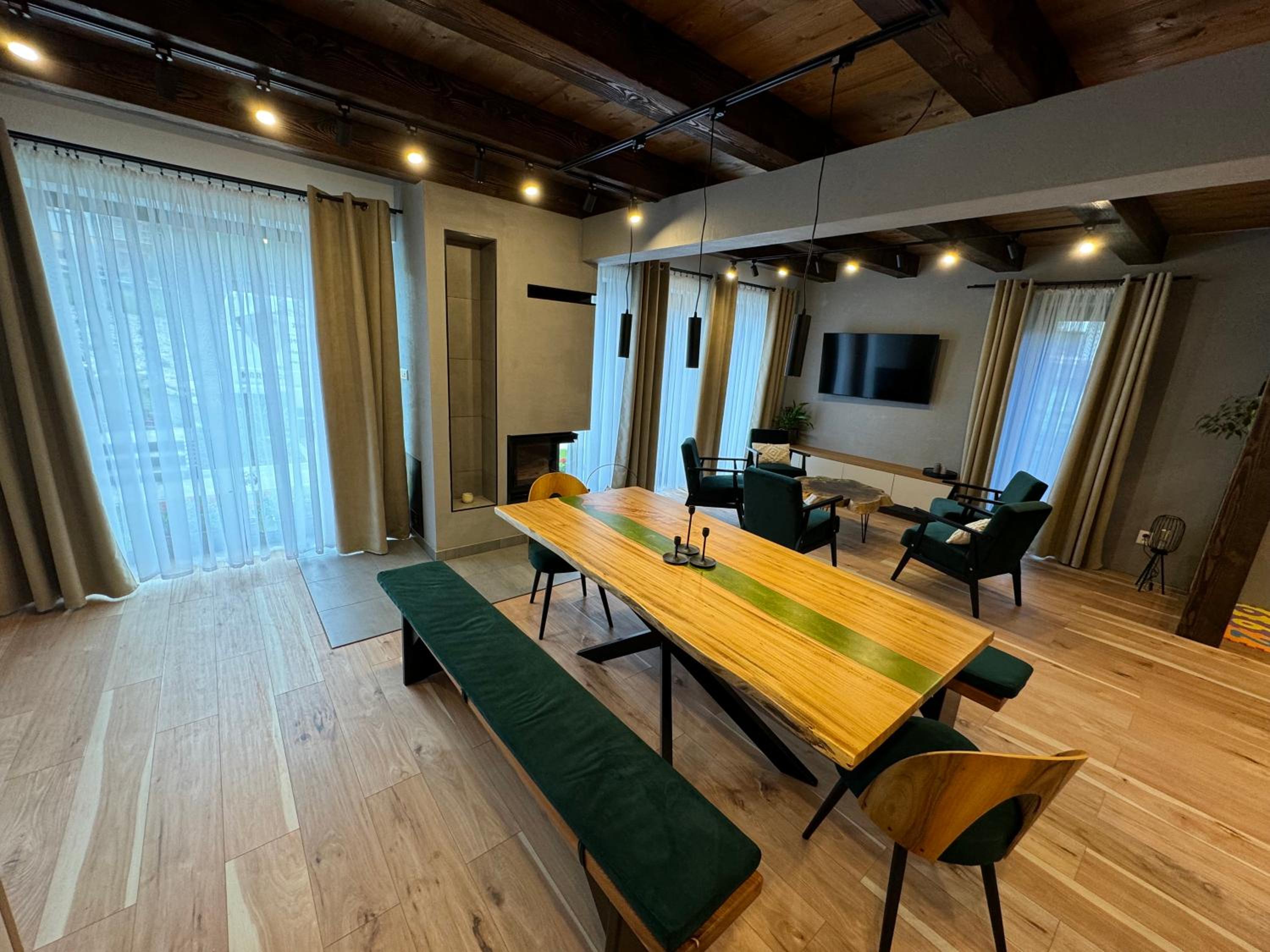 Four-Bedroom House photo 2