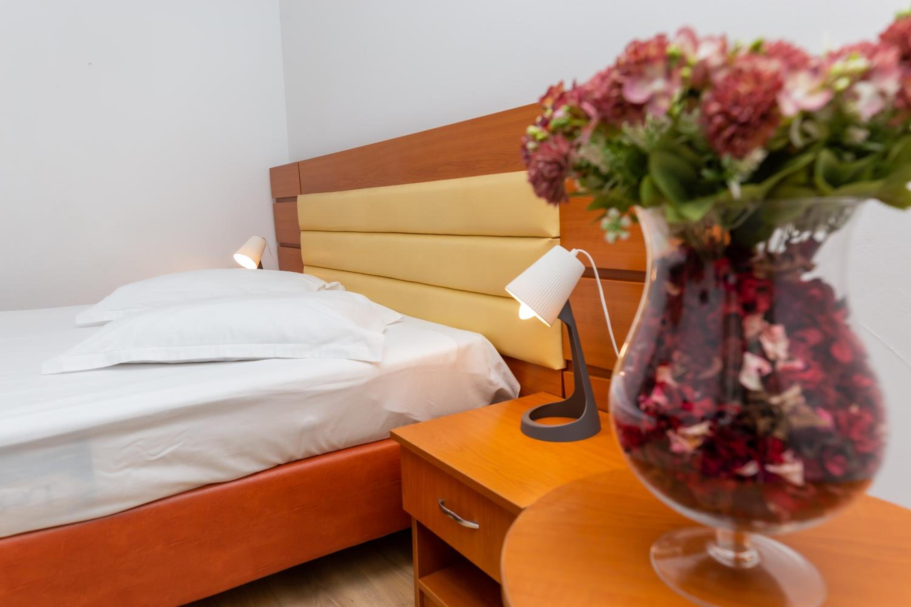 Double Room - Photo 5