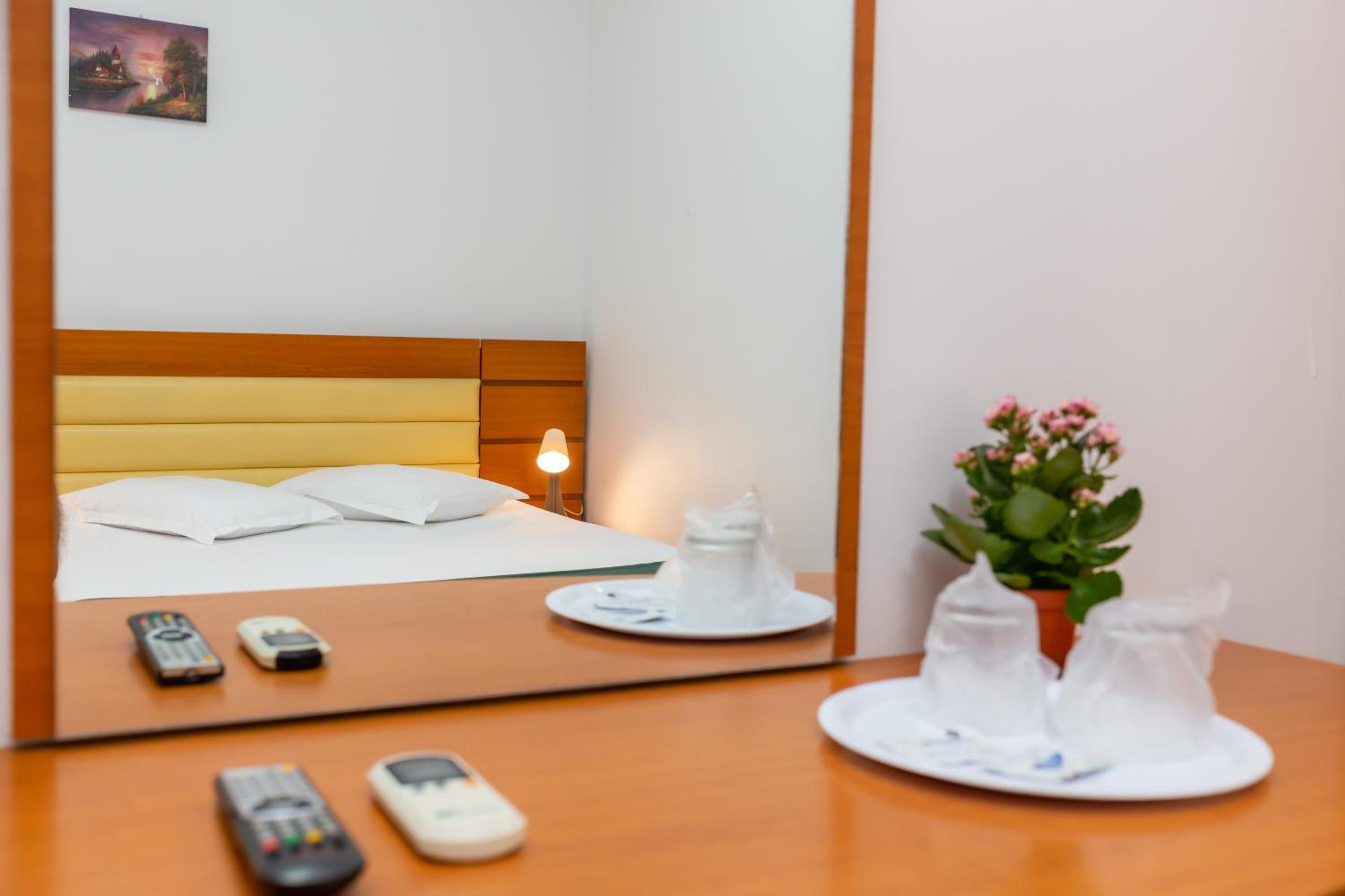Double Room - Photo 4