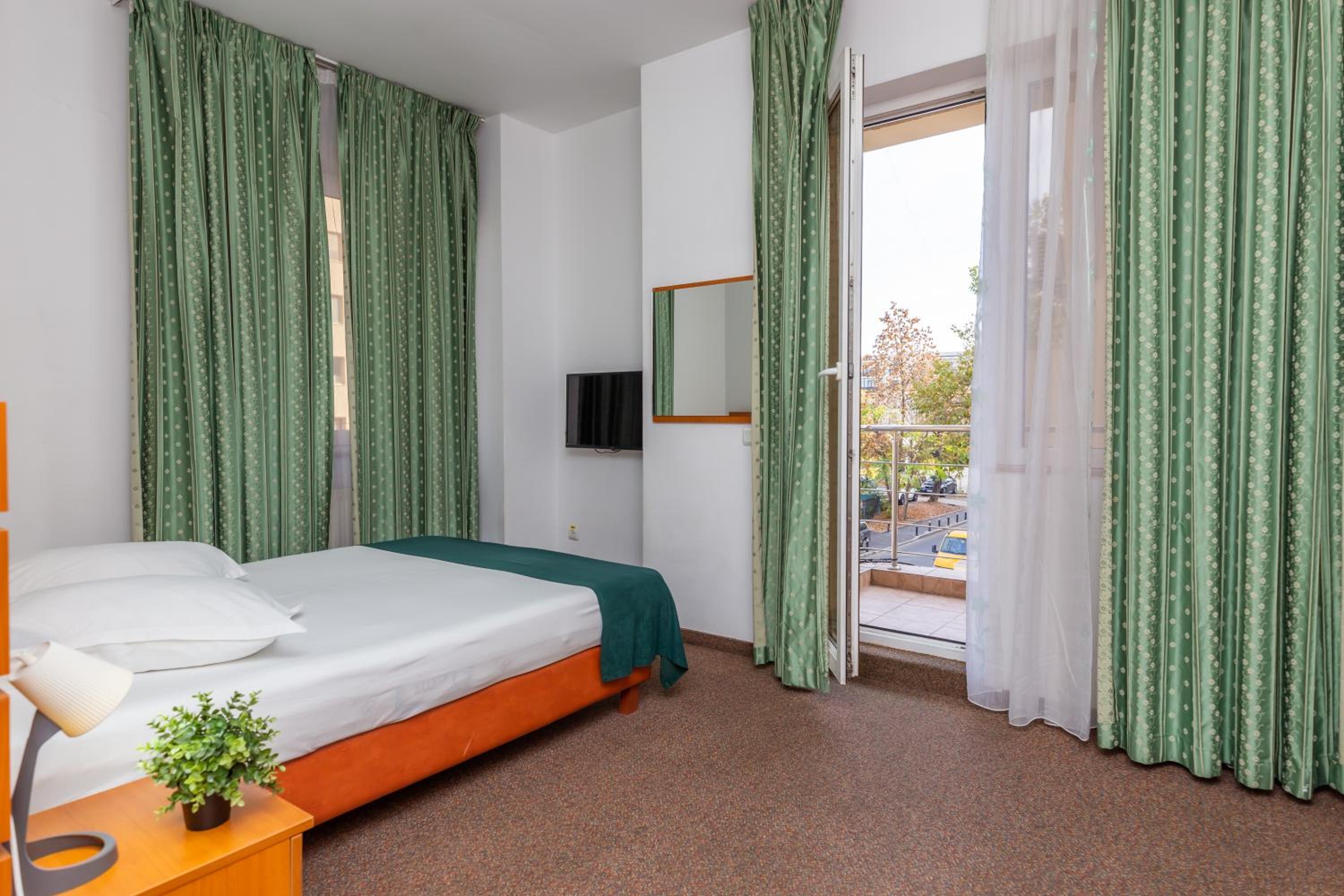 Single Room photo 3