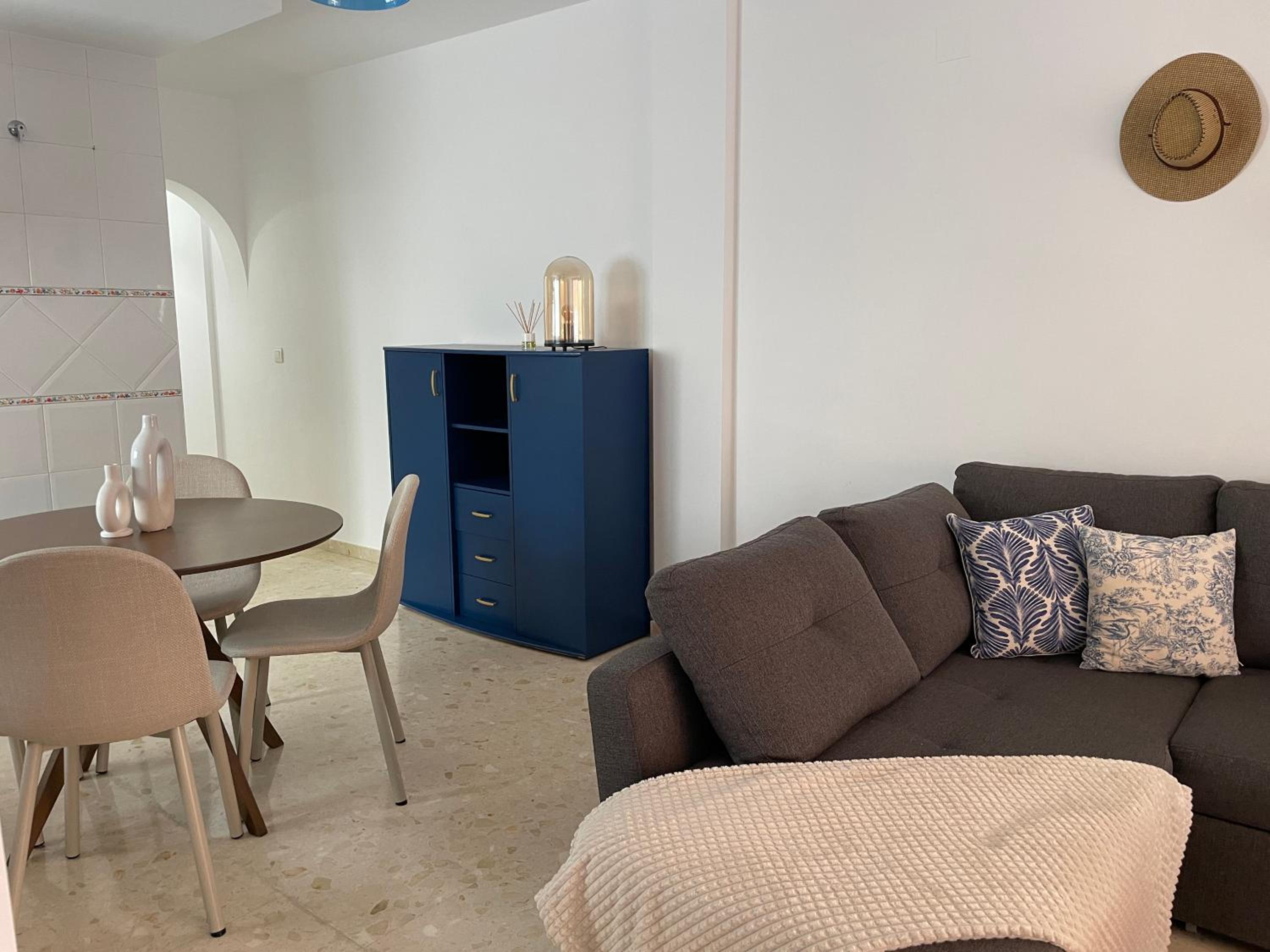 One-Bedroom Apartment photo 2