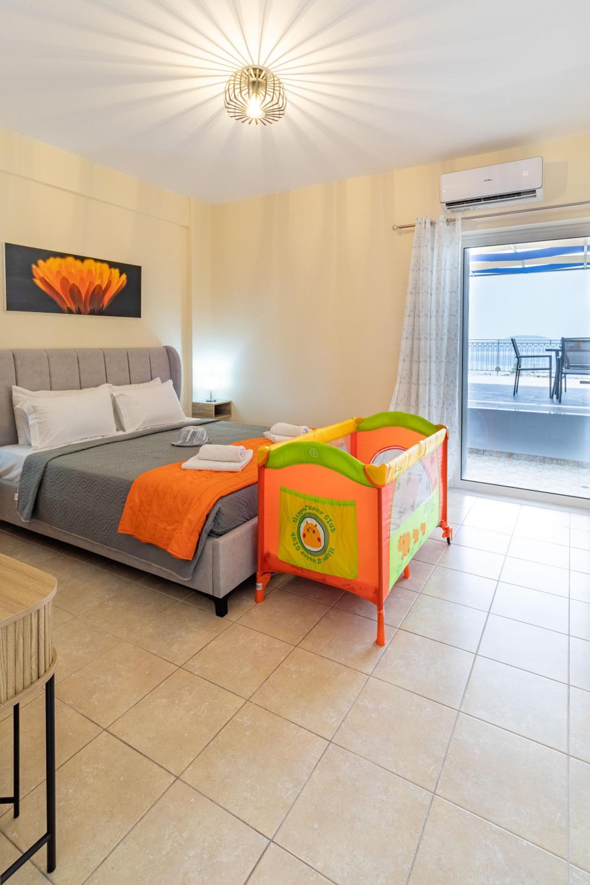 Two-Bedroom Apartment with Terrace and Sea View photo 1
