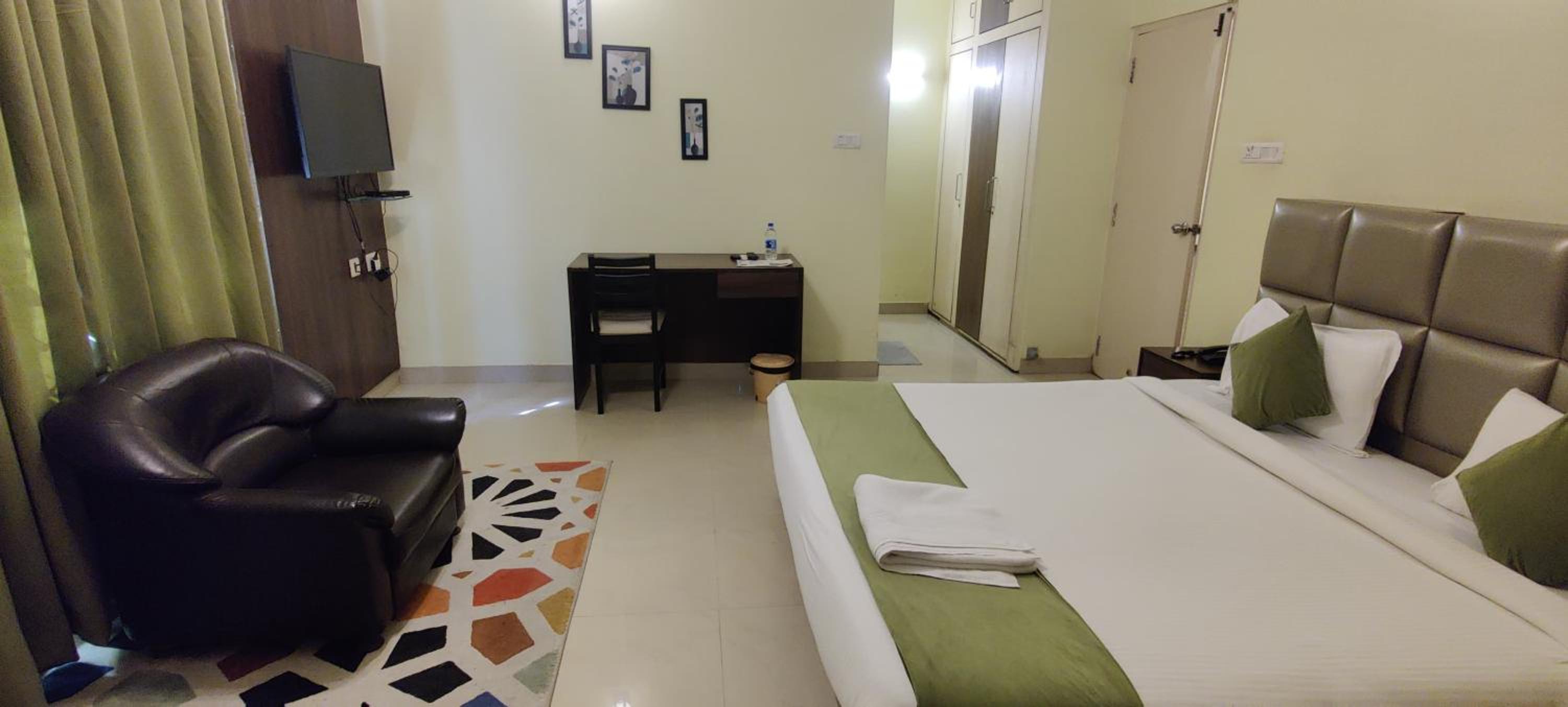 Deluxe Suite