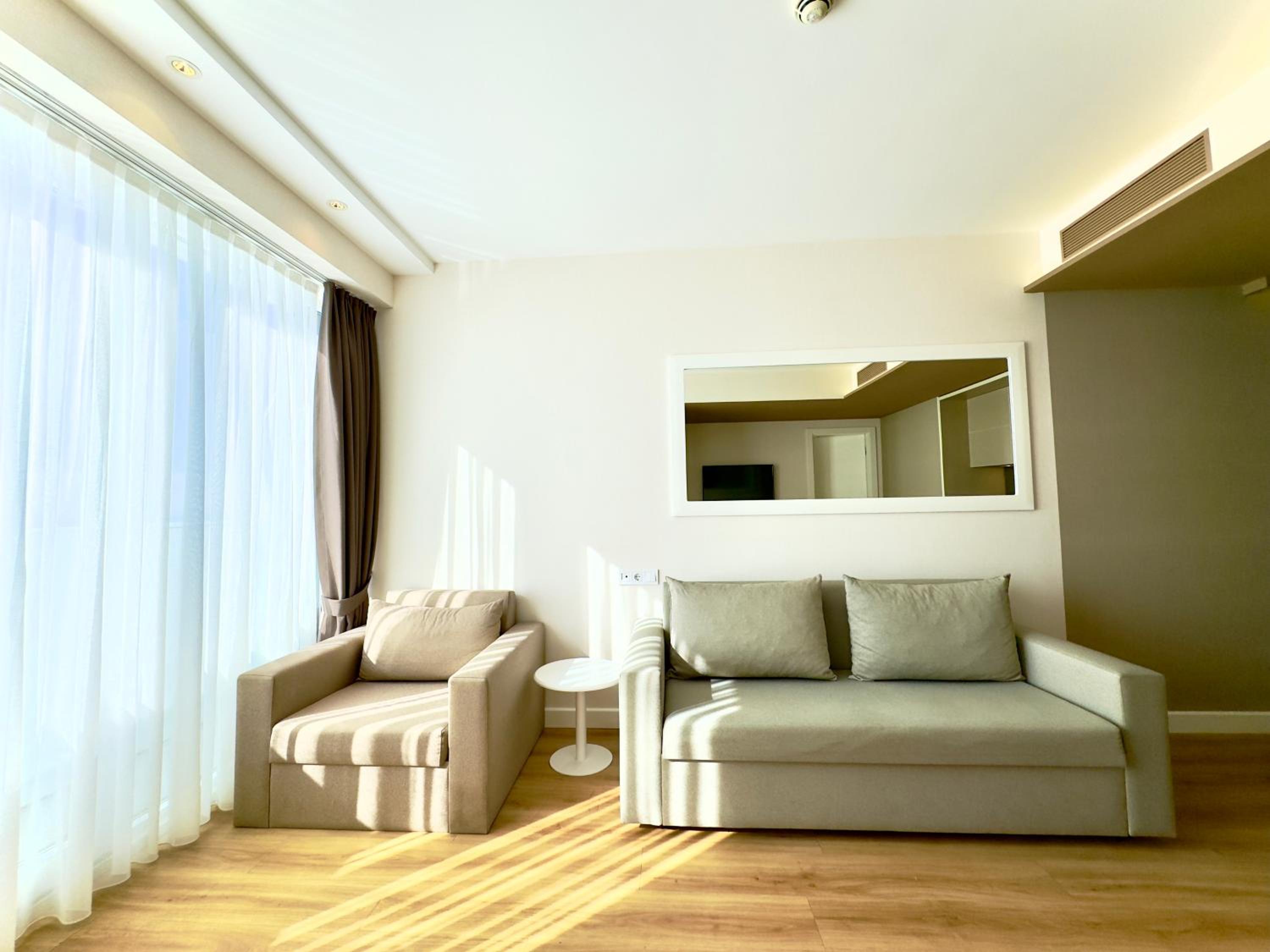 One-Bedroom Superior Apartment photo 1