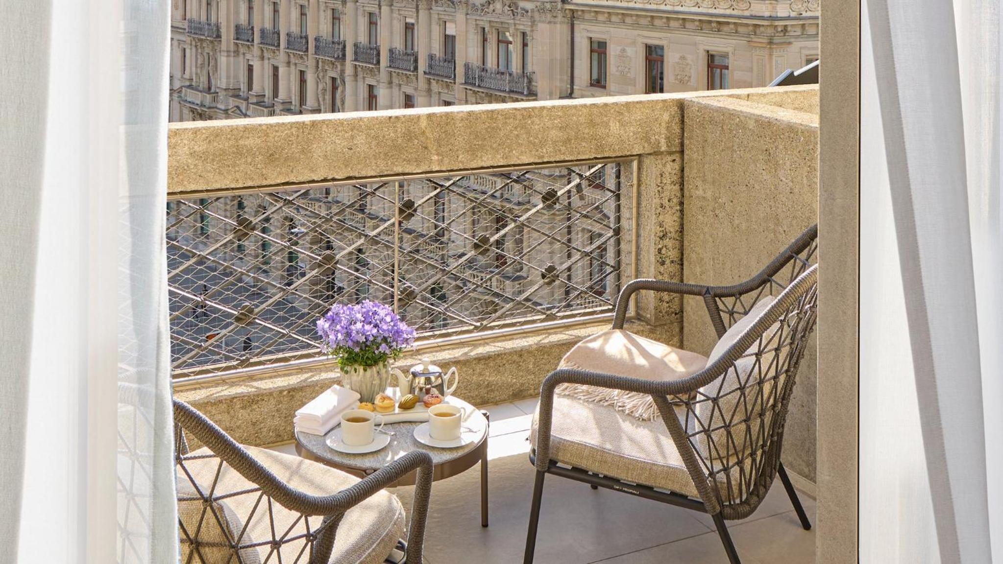 Junior Terrace Suite