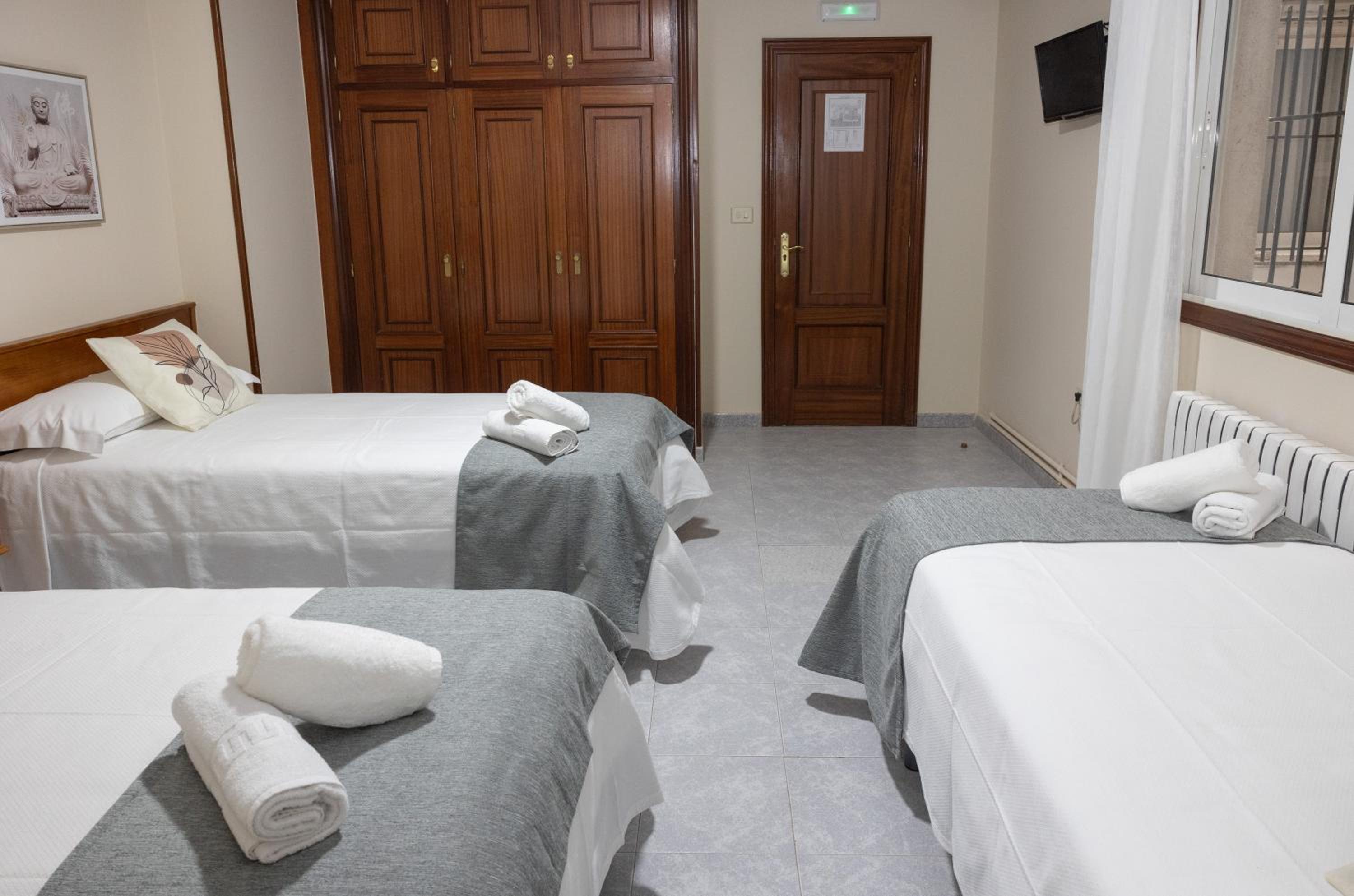 Budget Triple Room photo 3