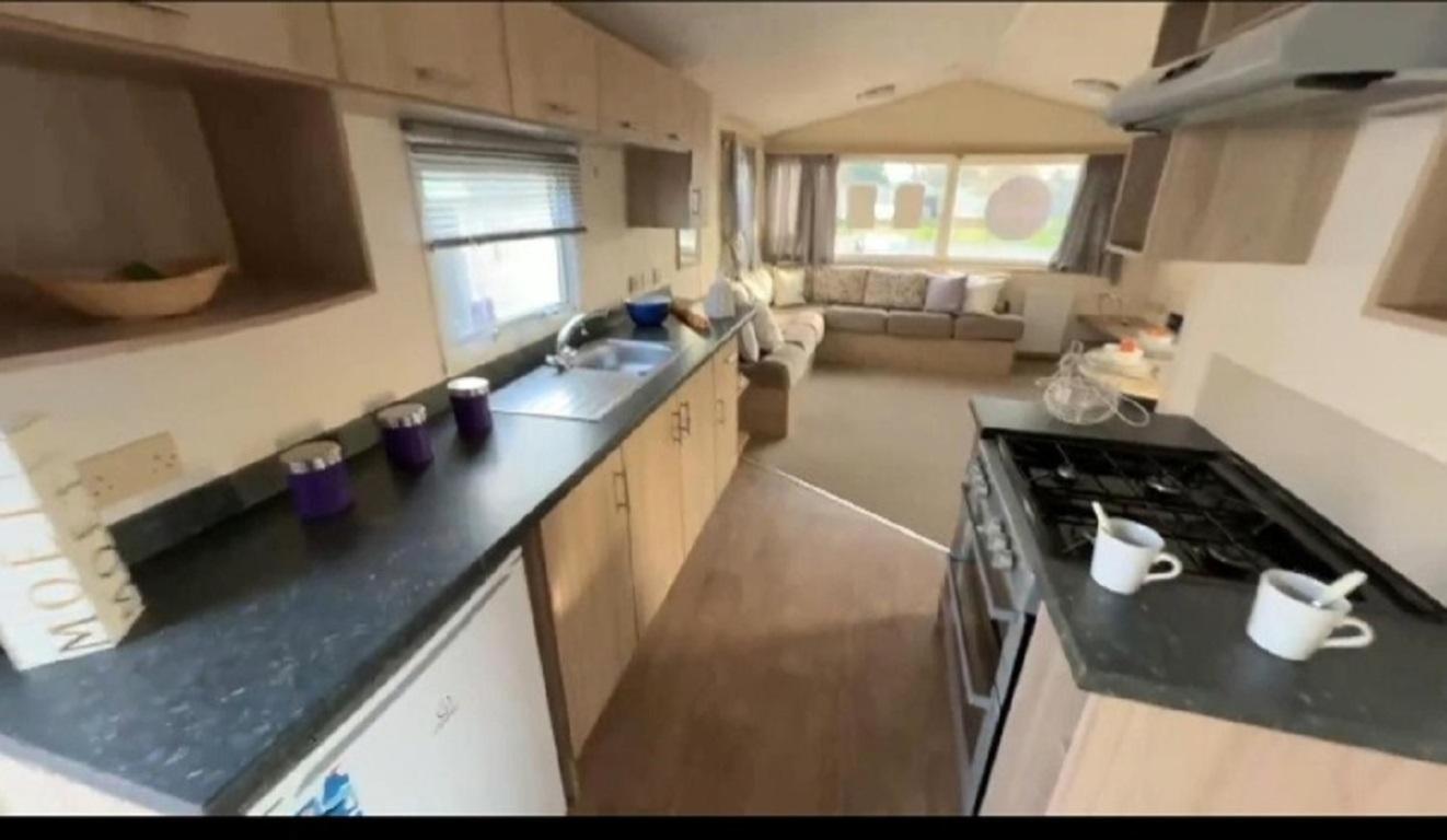 Mobile Home photo 3