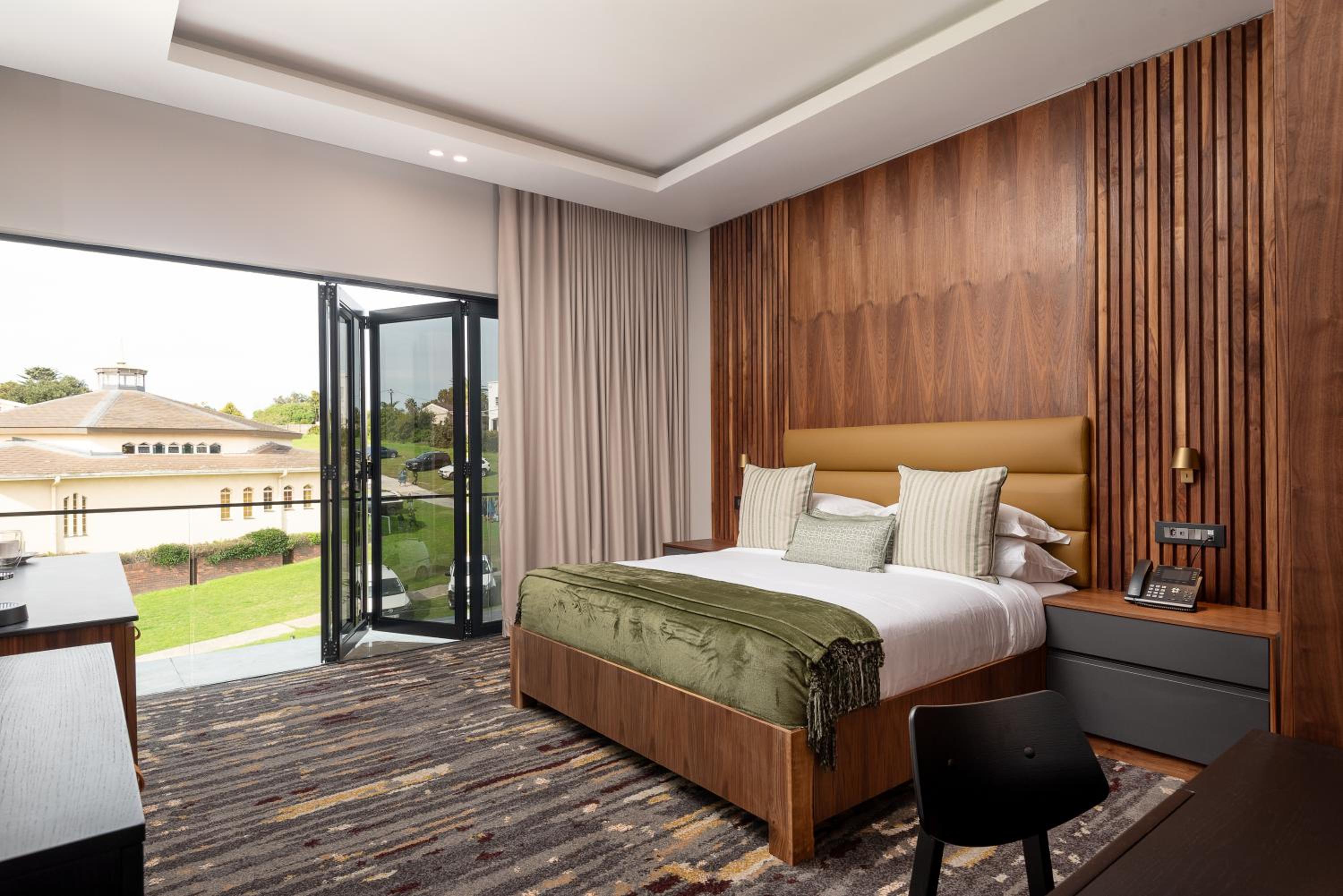 Luxury King Room photo 2