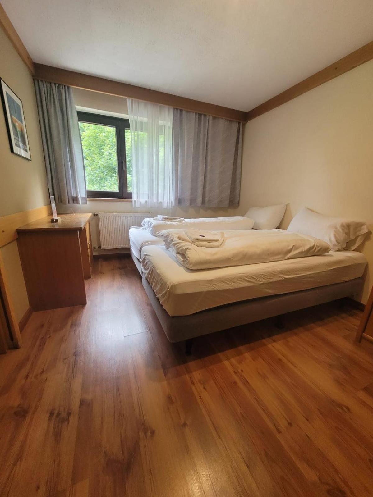Quadruple Room with Private Bathroom photo 2