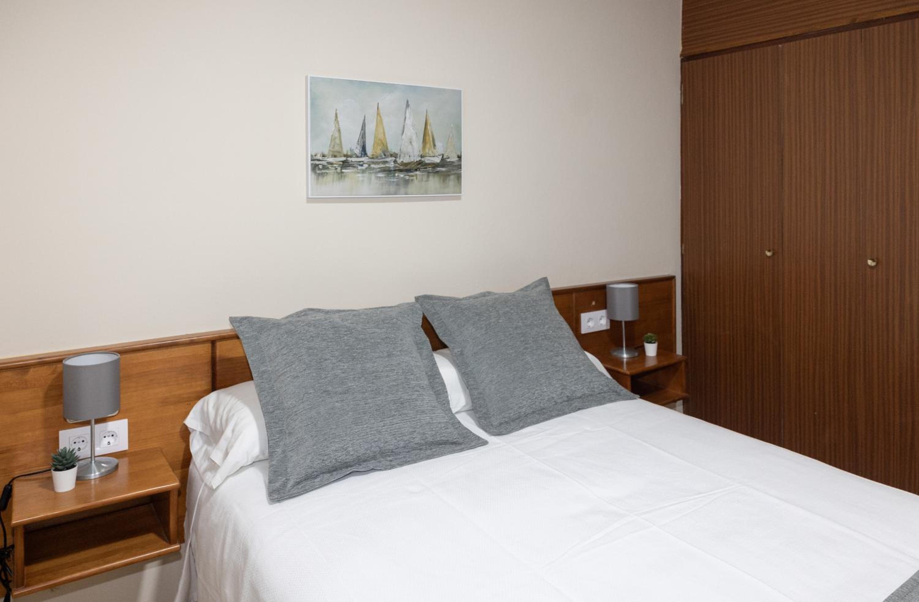 Economy Double Room photo 2