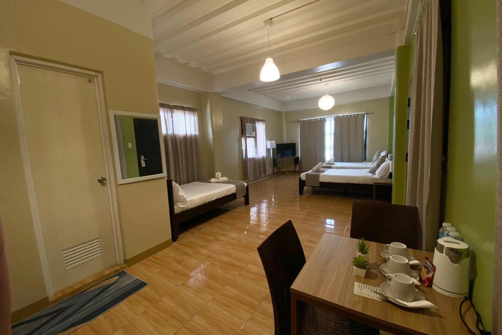 Family Room - Photo 4