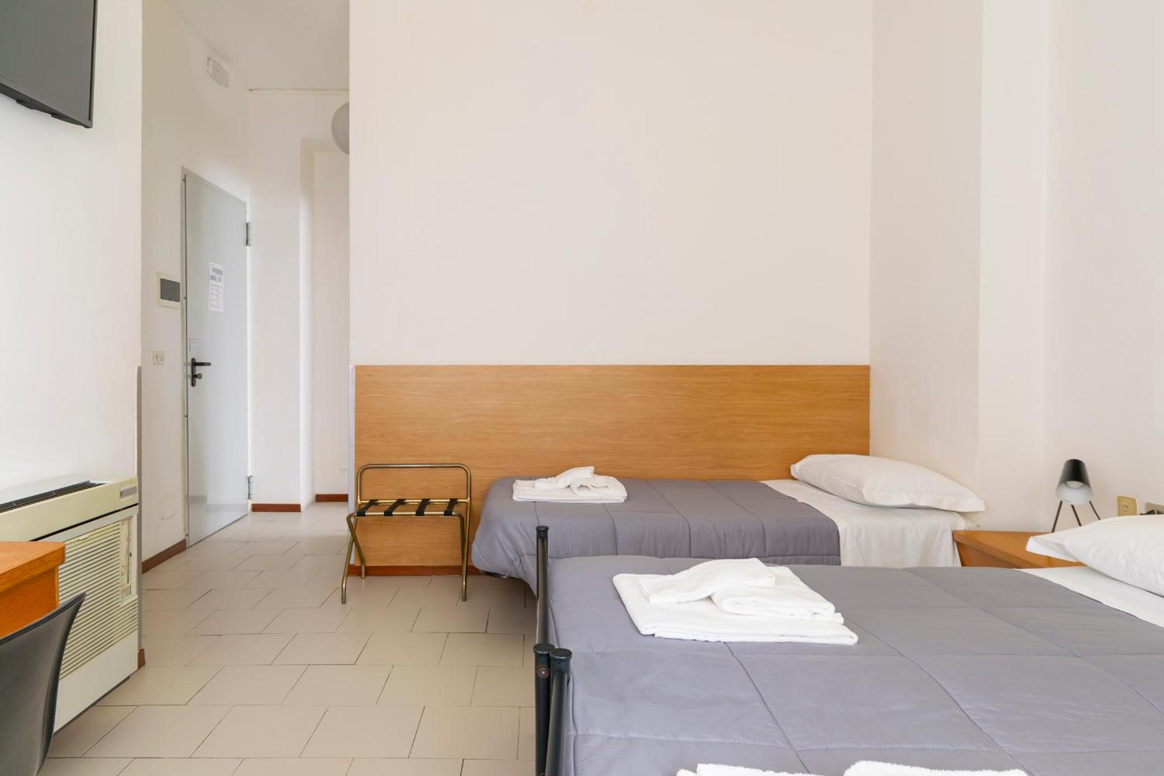 Triple Room - Photo 9