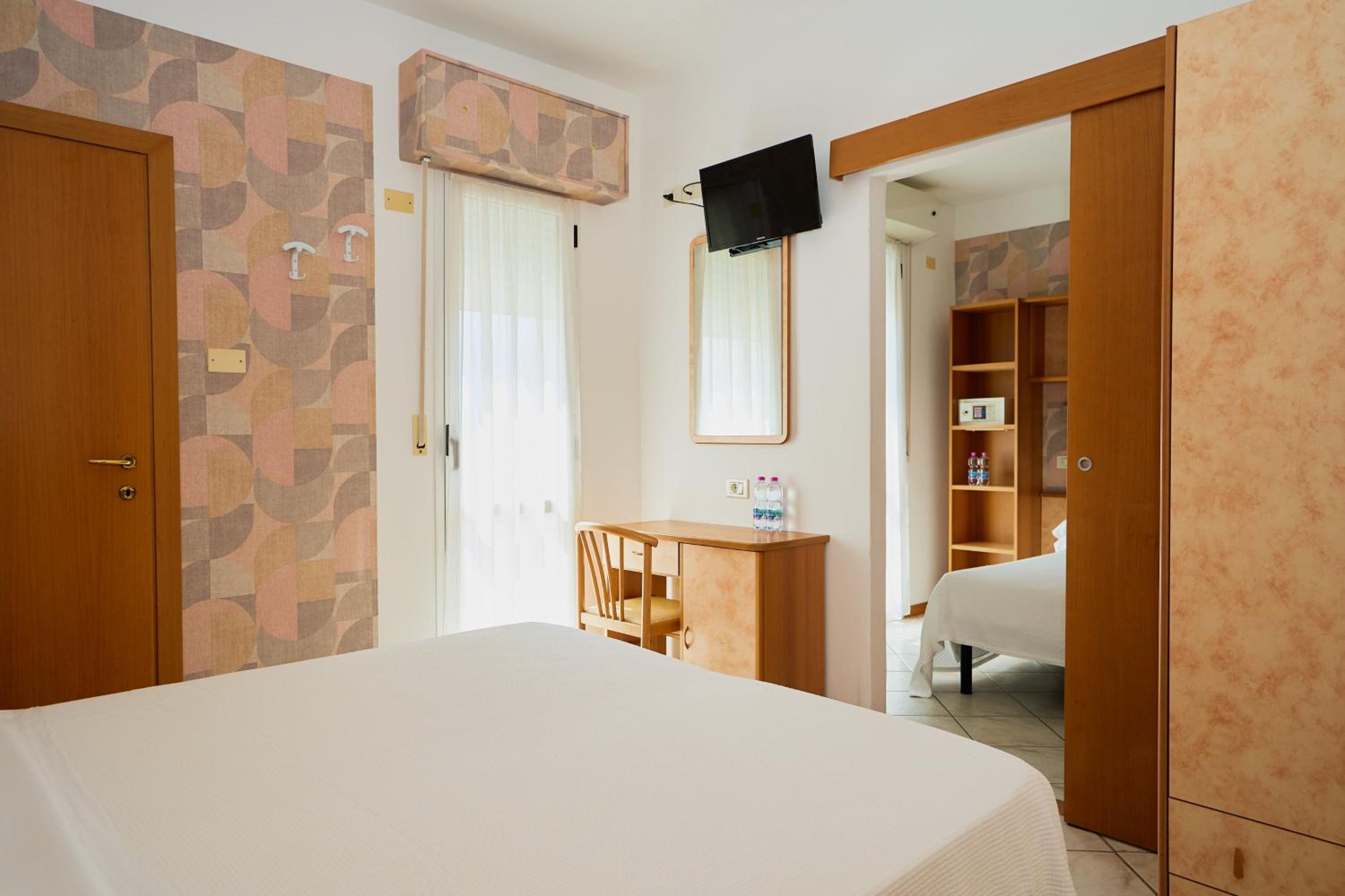 Familienzimmer mit seitlichem Meerblick
