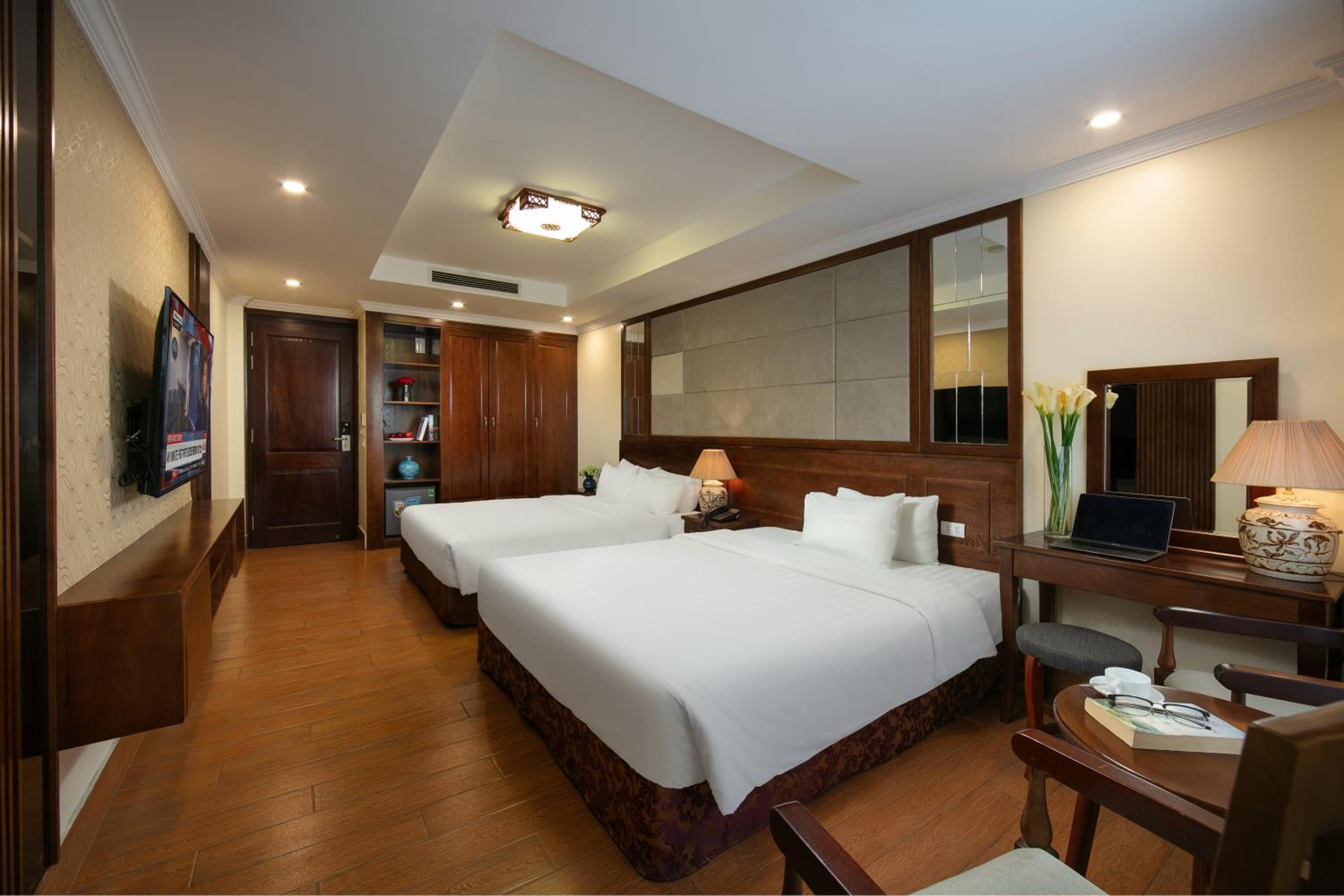 Triple Room with City View