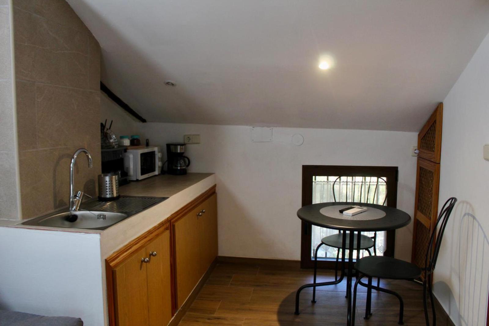 One-Bedroom Apartment photo 3