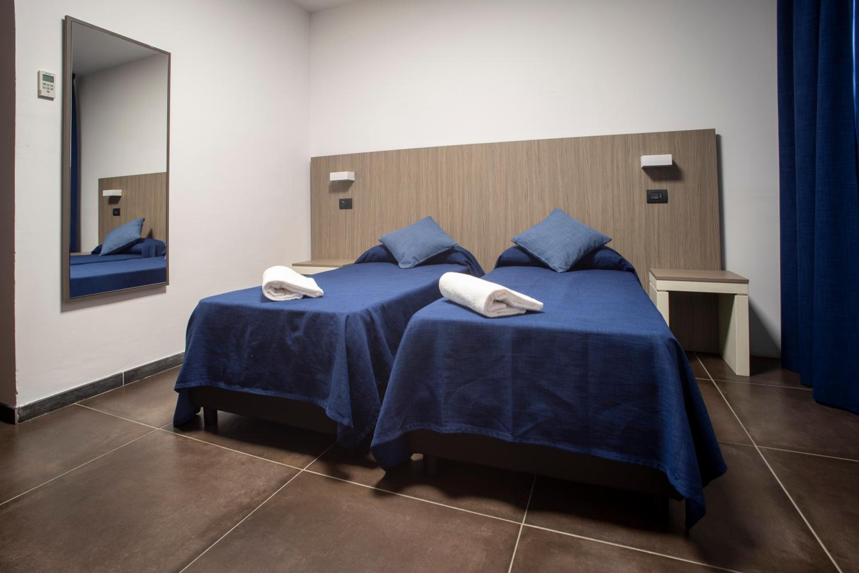 Twin Room - Photo 1