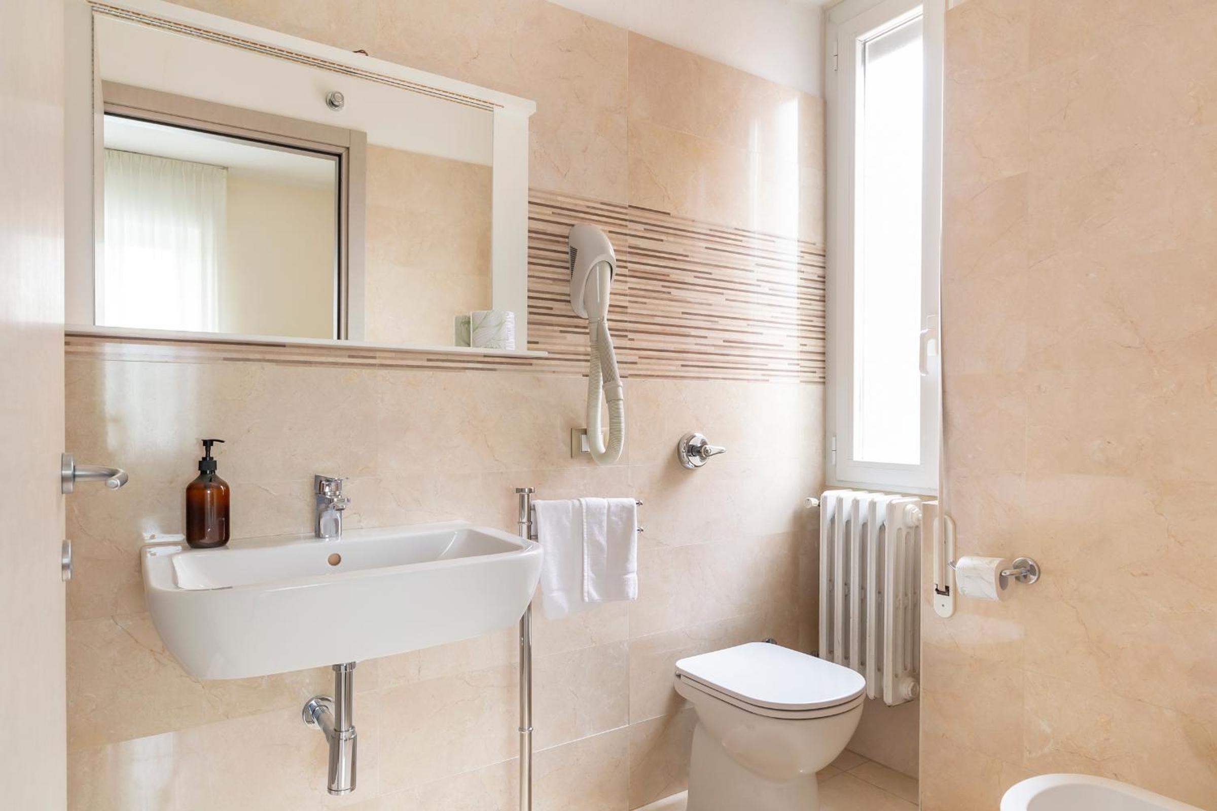 Superior Double Room - Photo 9