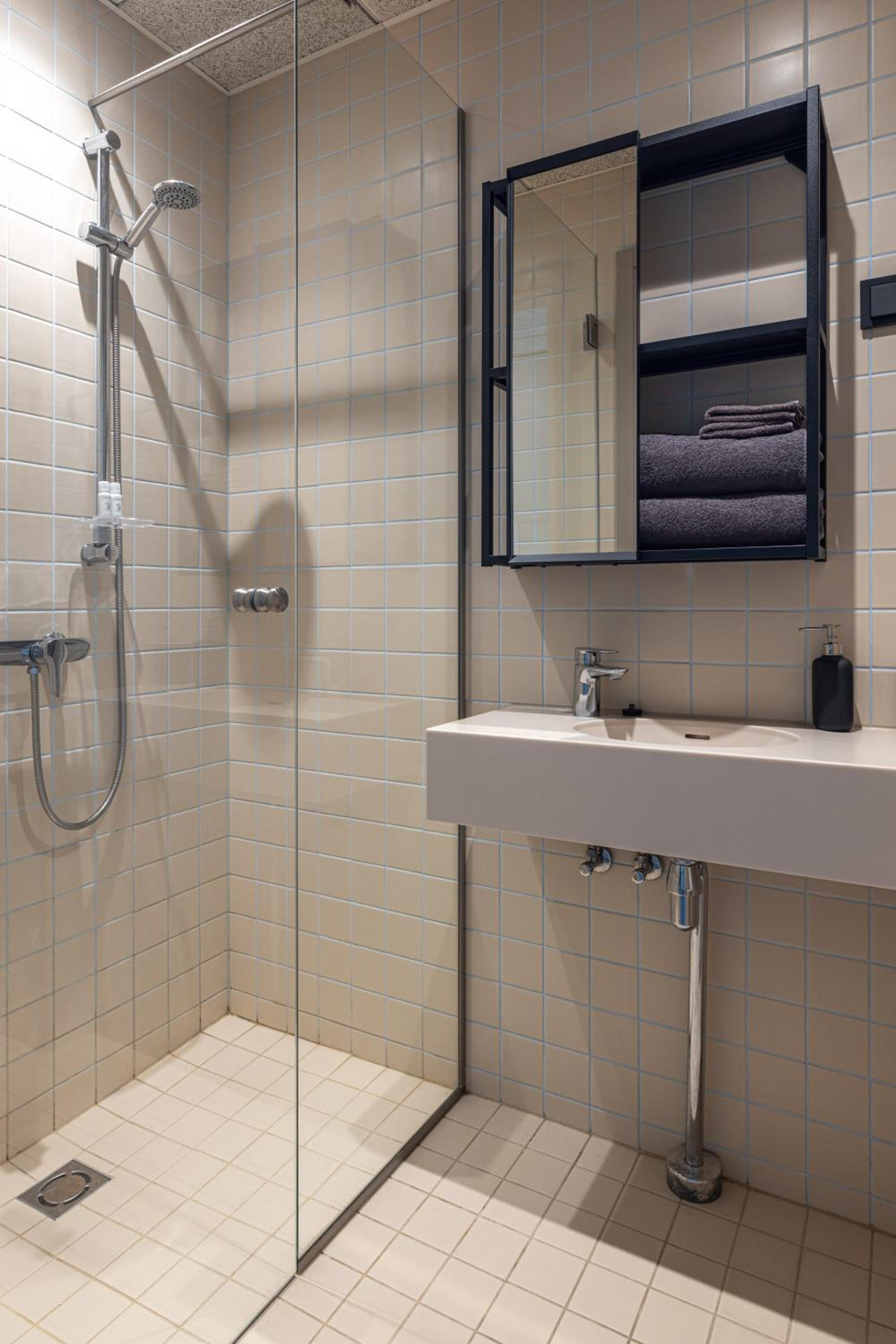 Standard Double Room - Photo 3