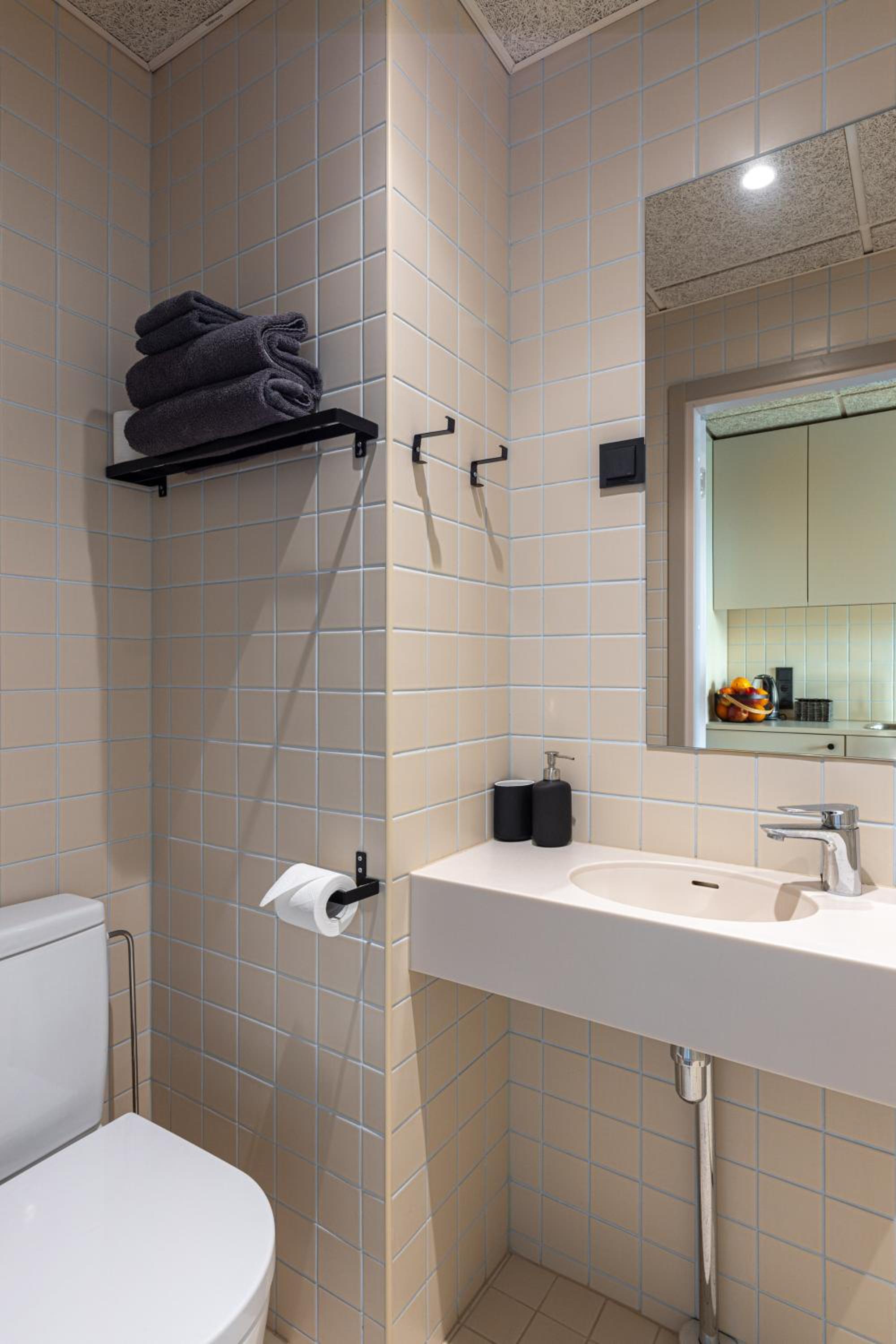 Standard Twin Room - Photo 4