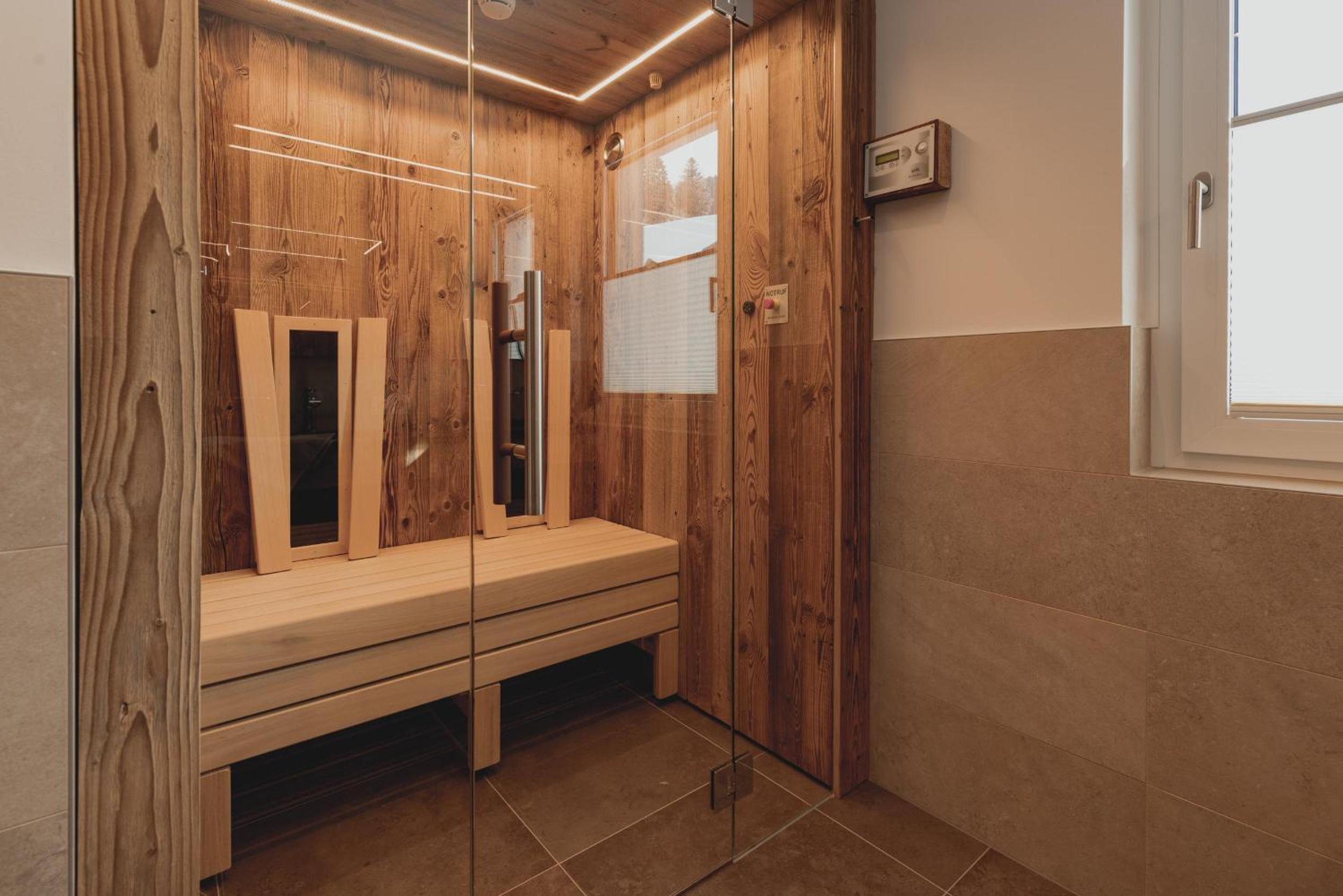 Two-Bedroom Apartment with Bathroom photo 2