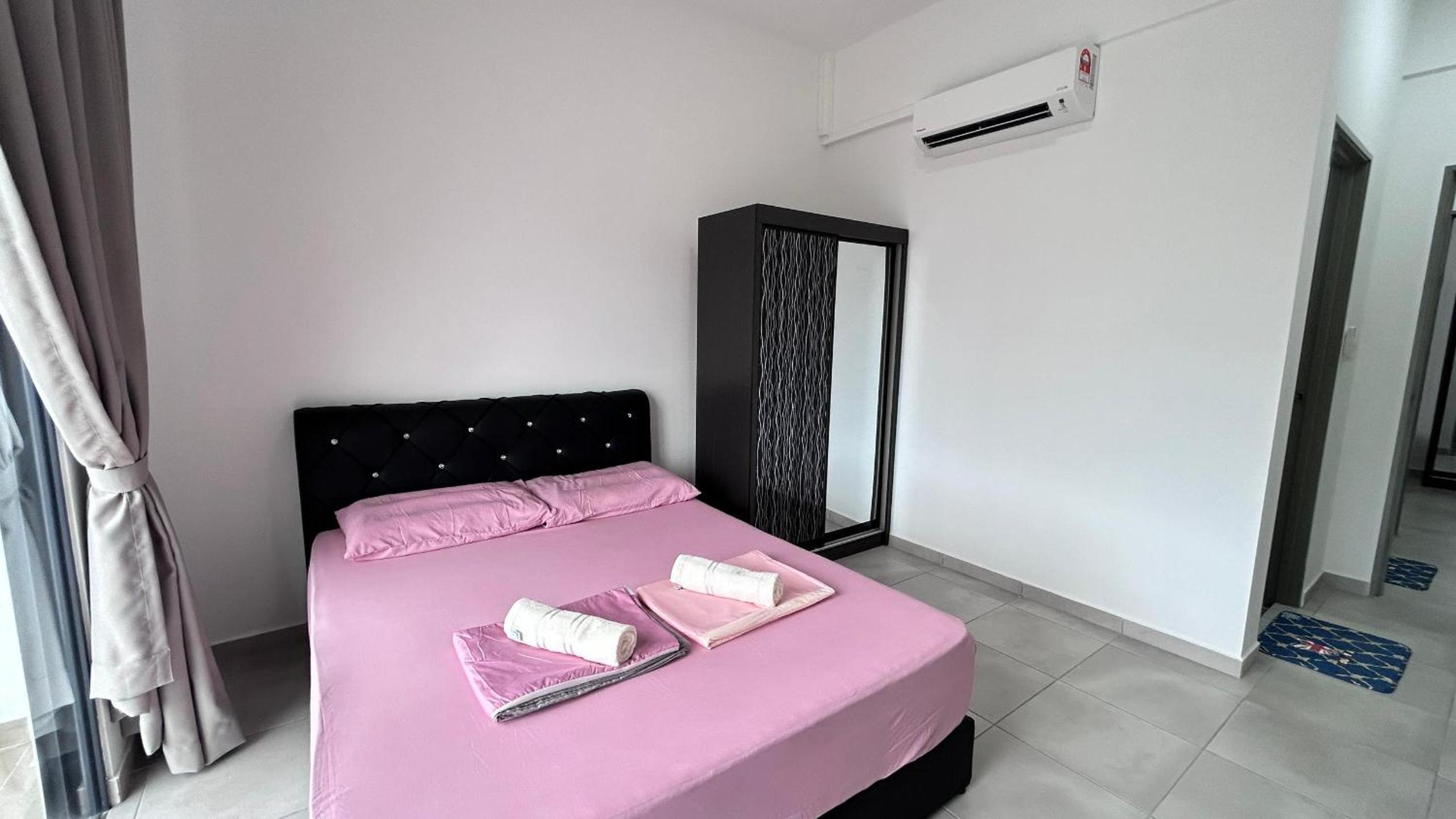 Three-Bedroom Apartment photo 1