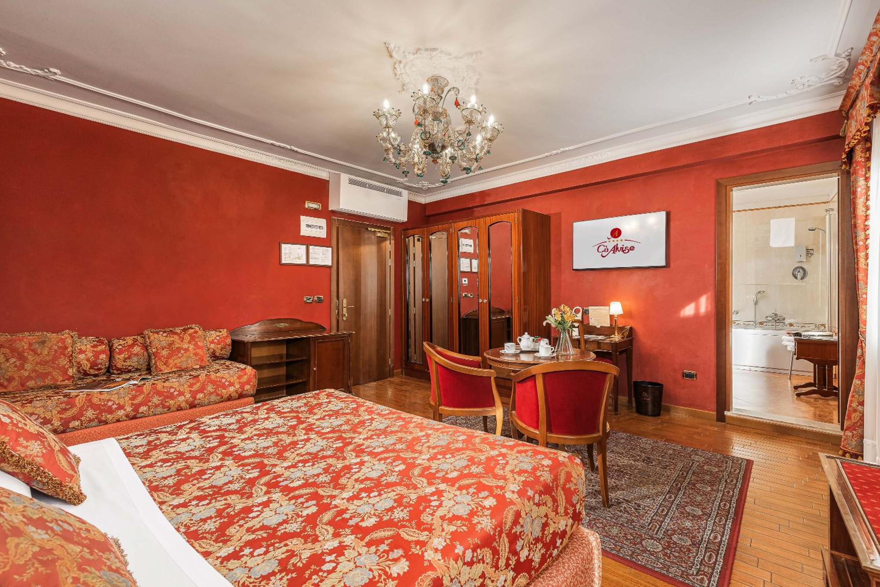 Deluxe Family Room (4 Adults)