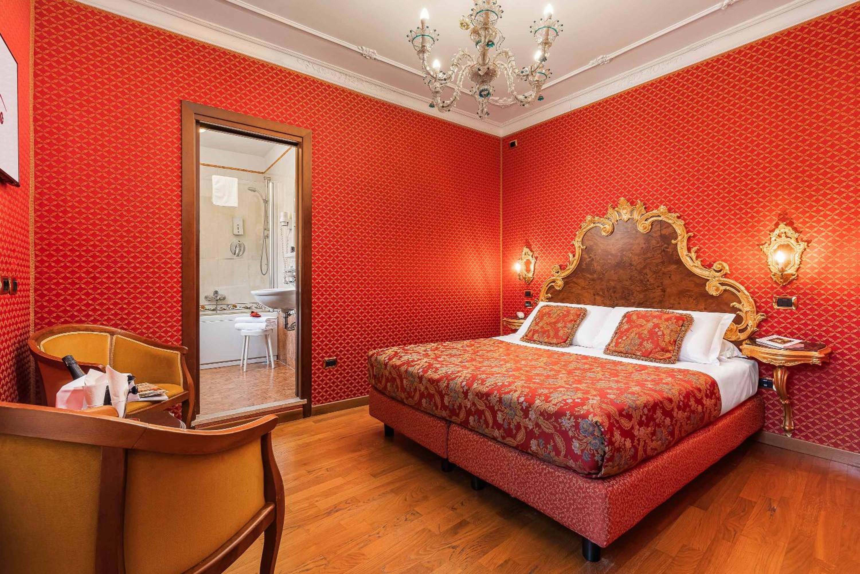 Deluxe Triple Room thumbnail 6
