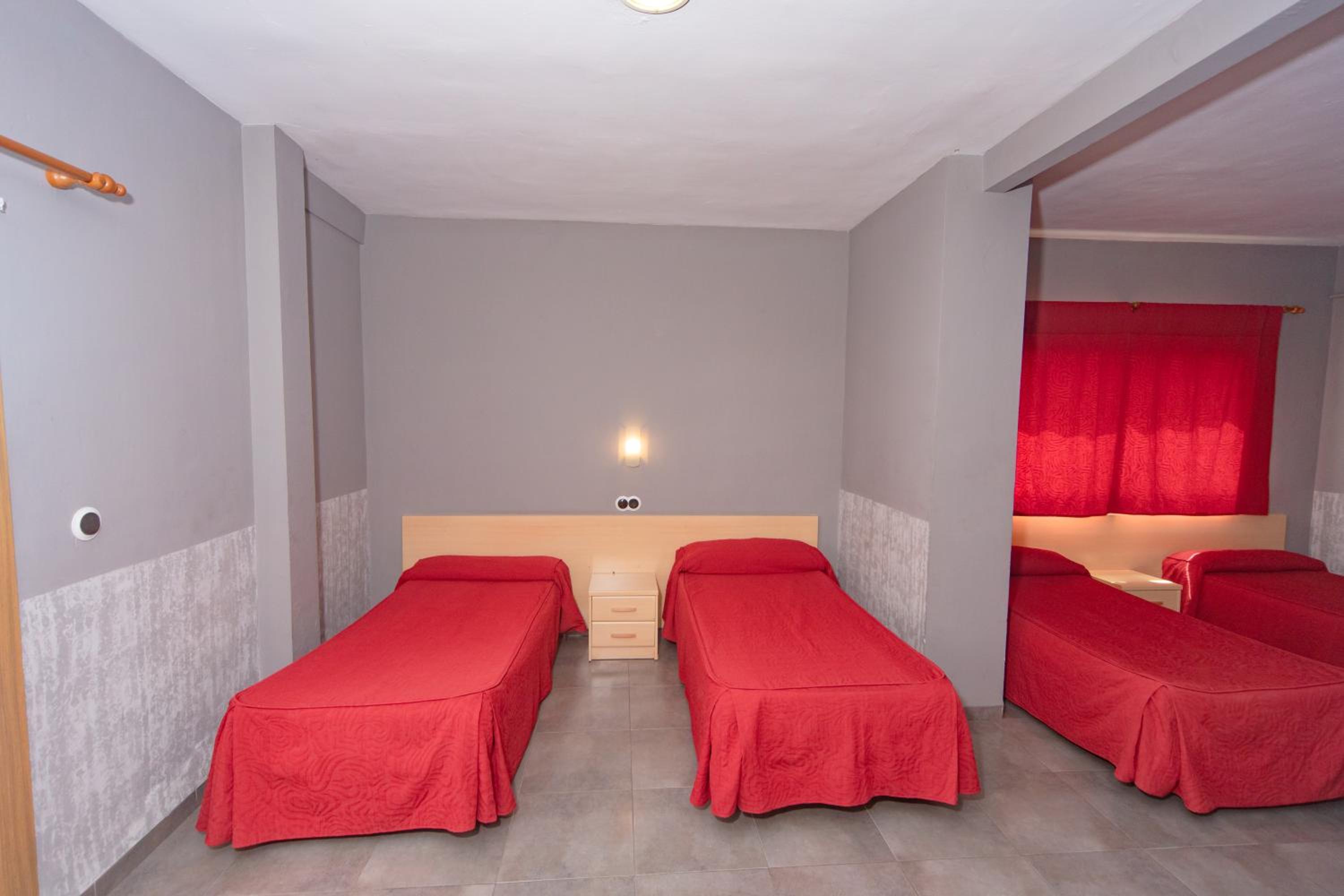 Quadruple Room - Photo 6