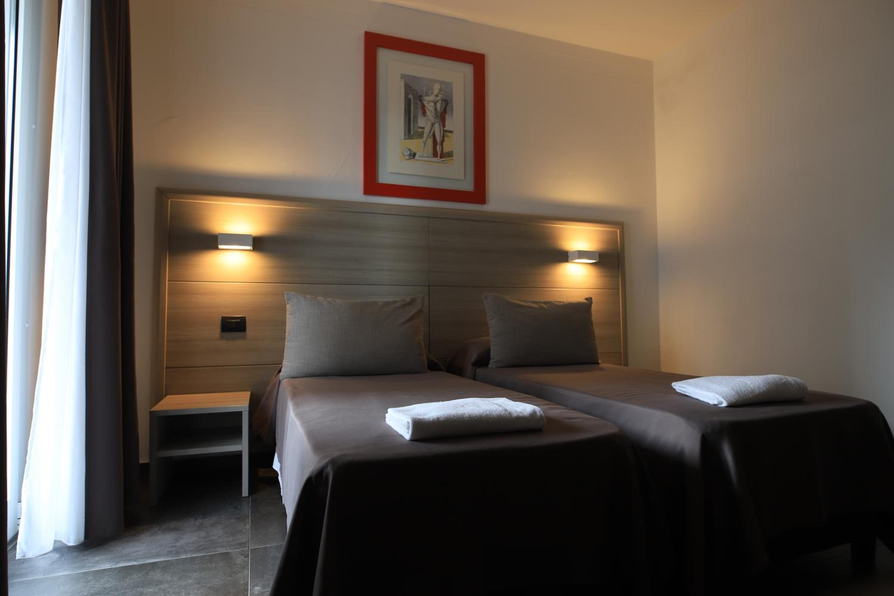 Twin Room - Photo 2