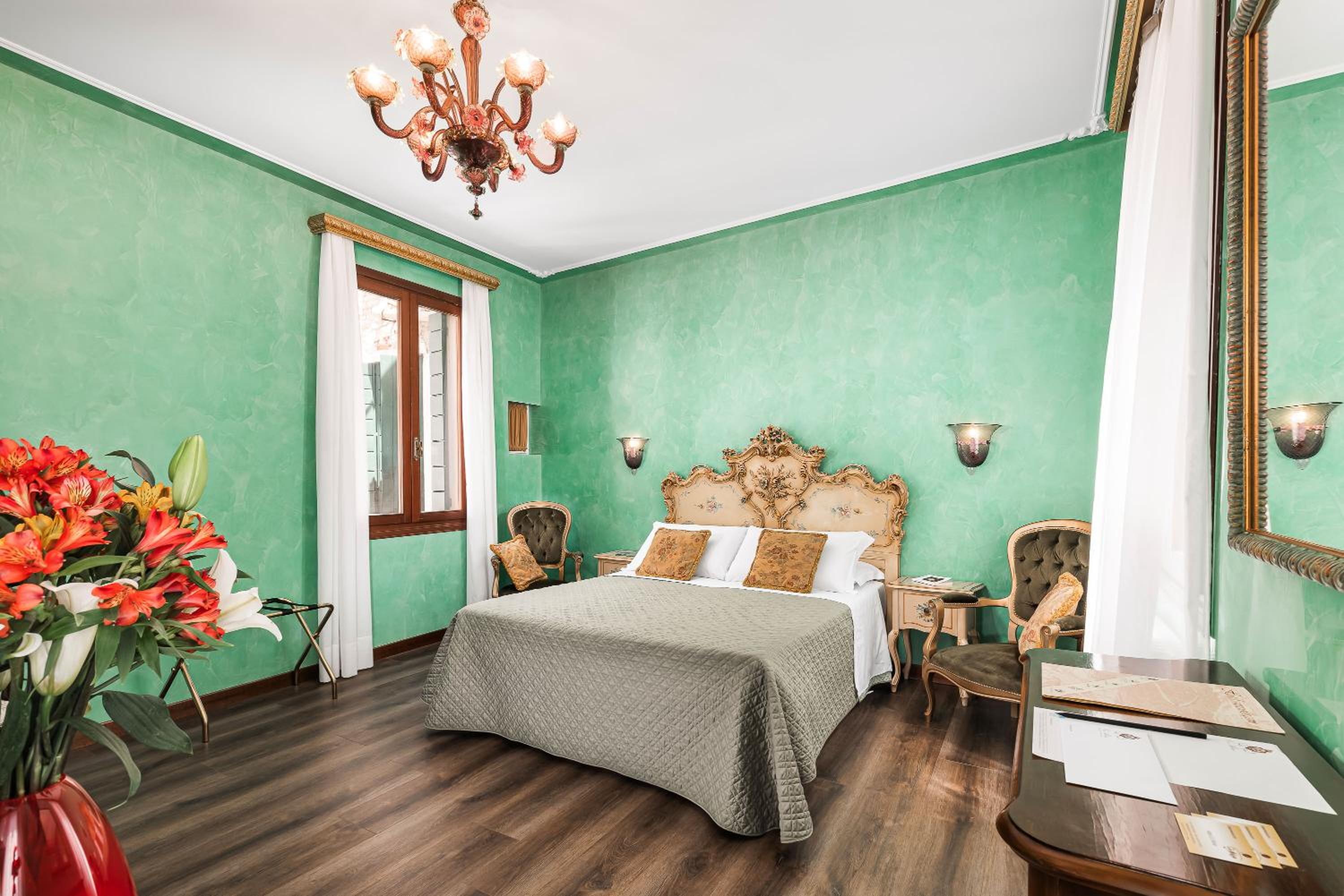 Deluxe Double Room with Canal View