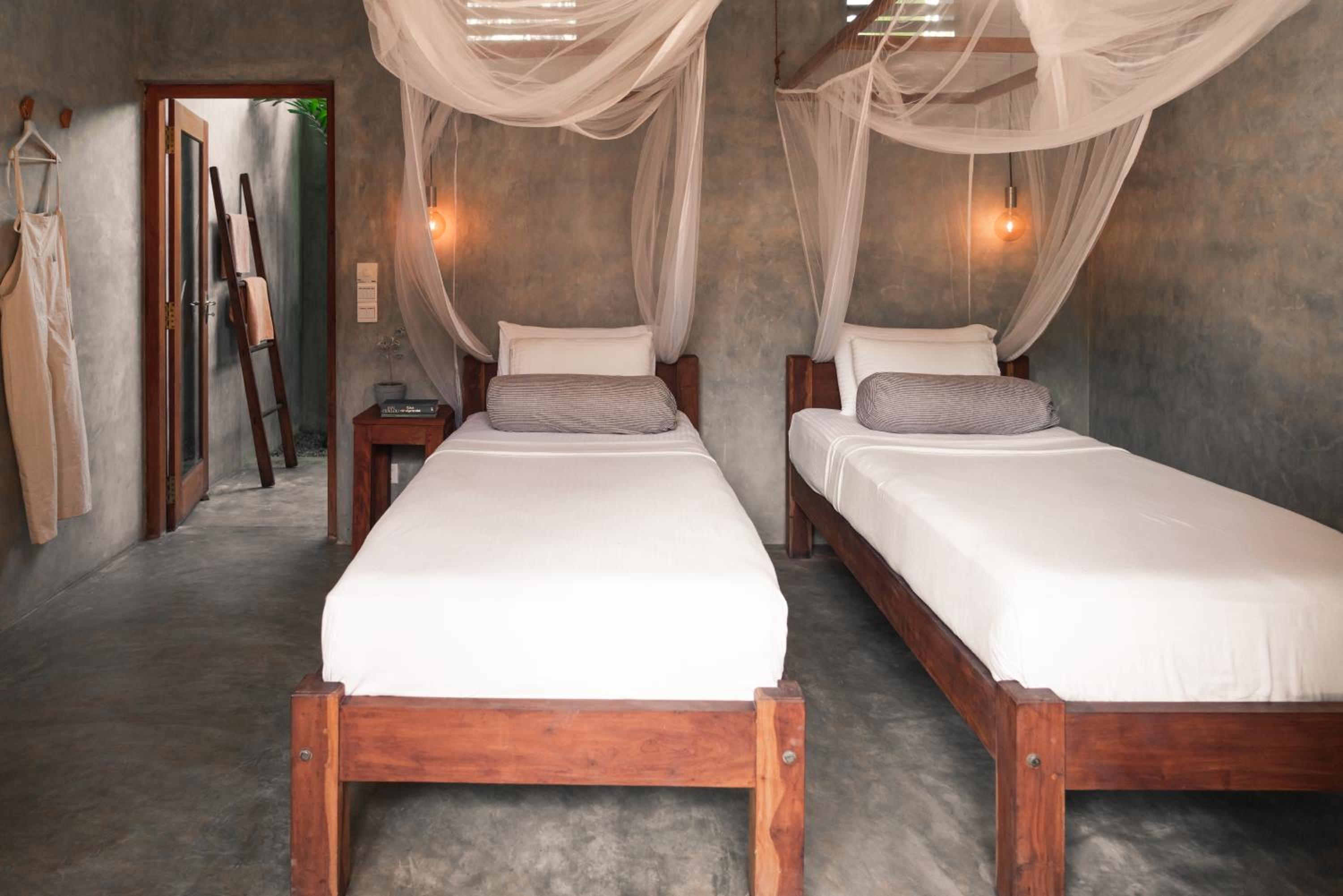Double or Twin Room with Private Bathroom photo 3