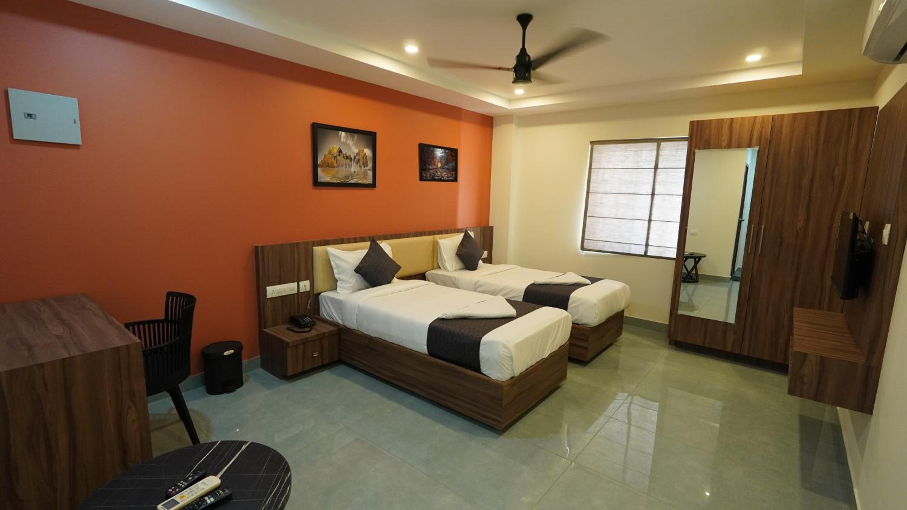 Deluxe Twin Room - Photo 2