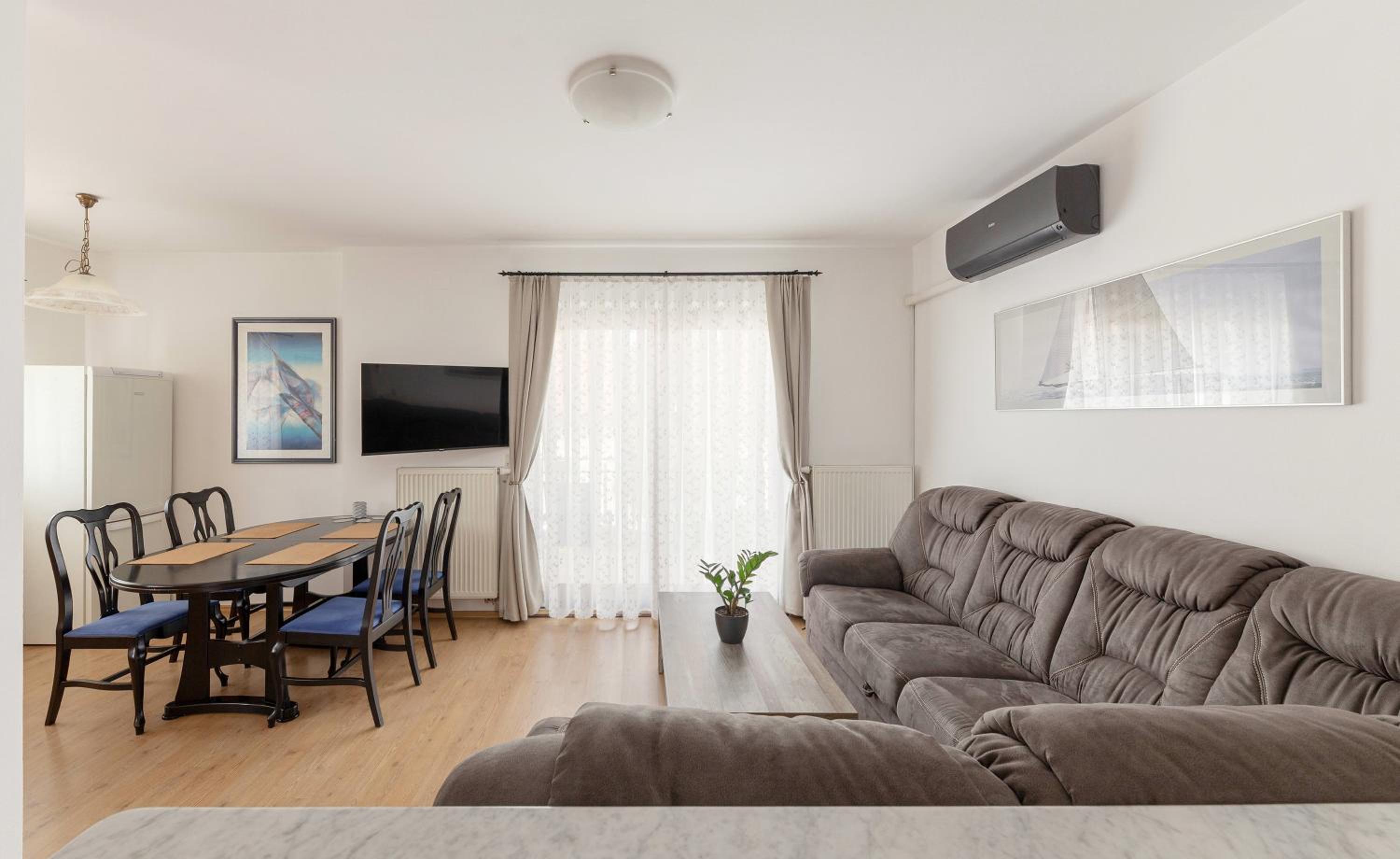 Apartment with View photo 2