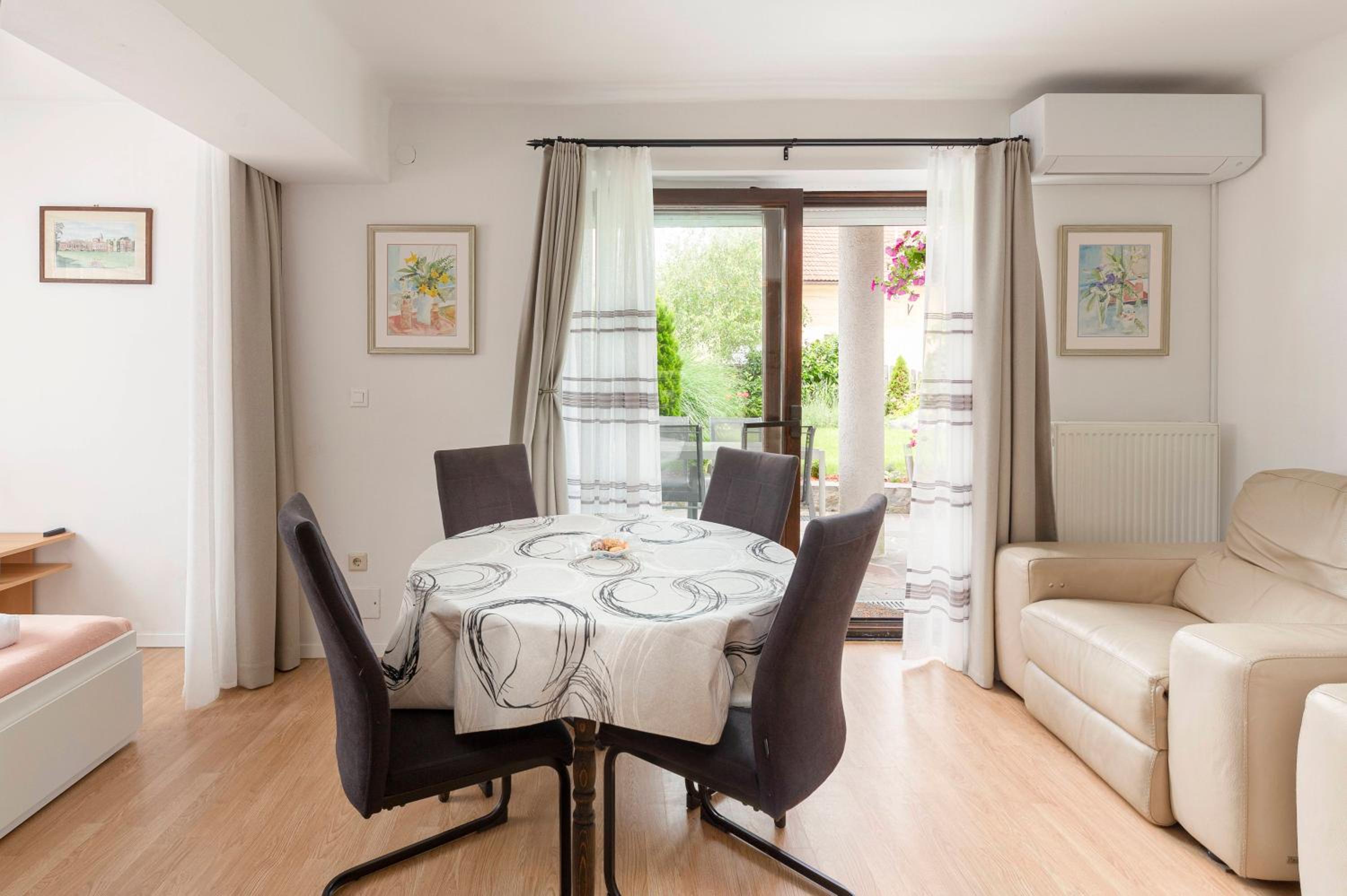 Apartment with Garden View photo 3