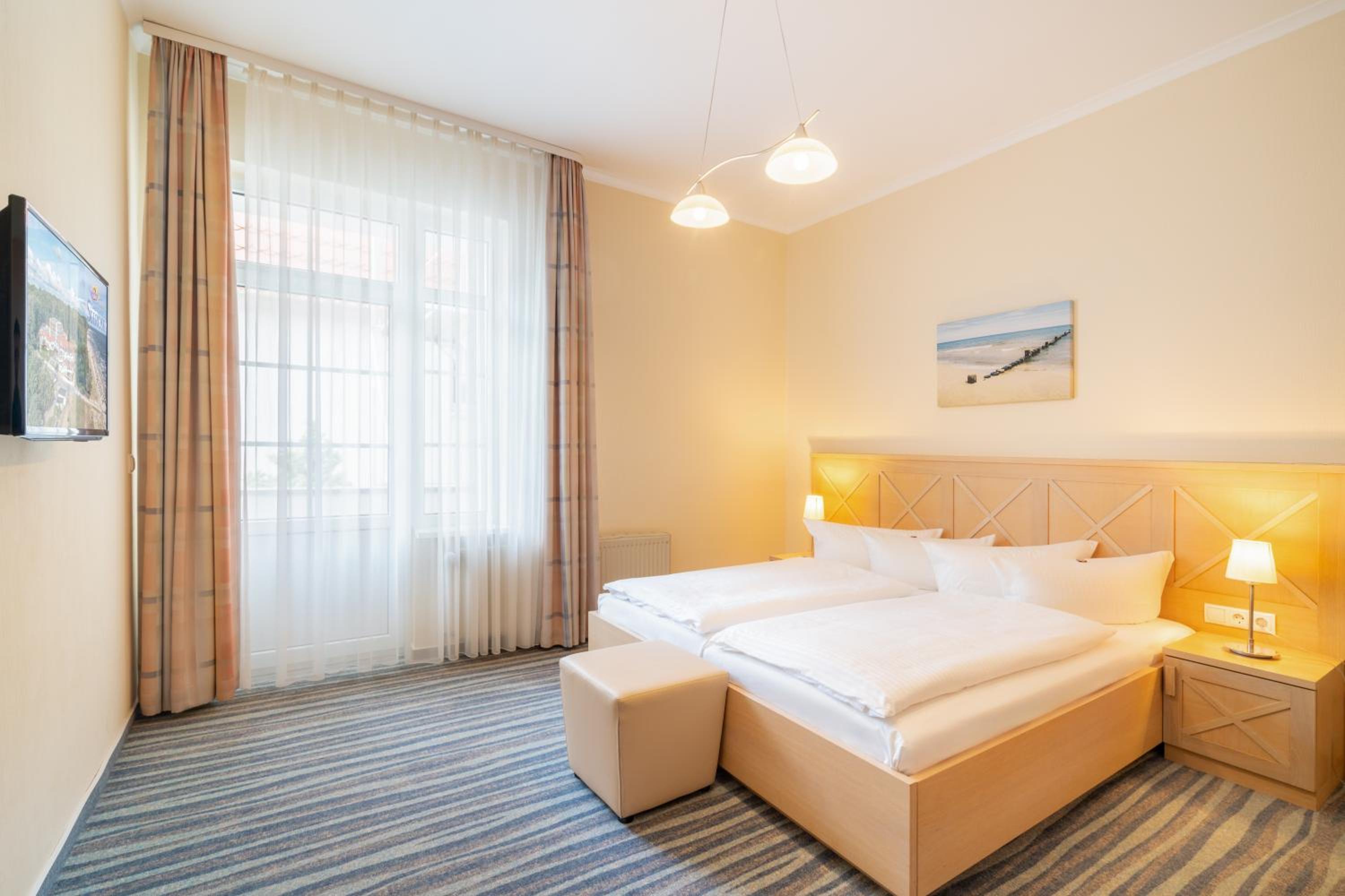 One-Bedroom Apartment with Balcony