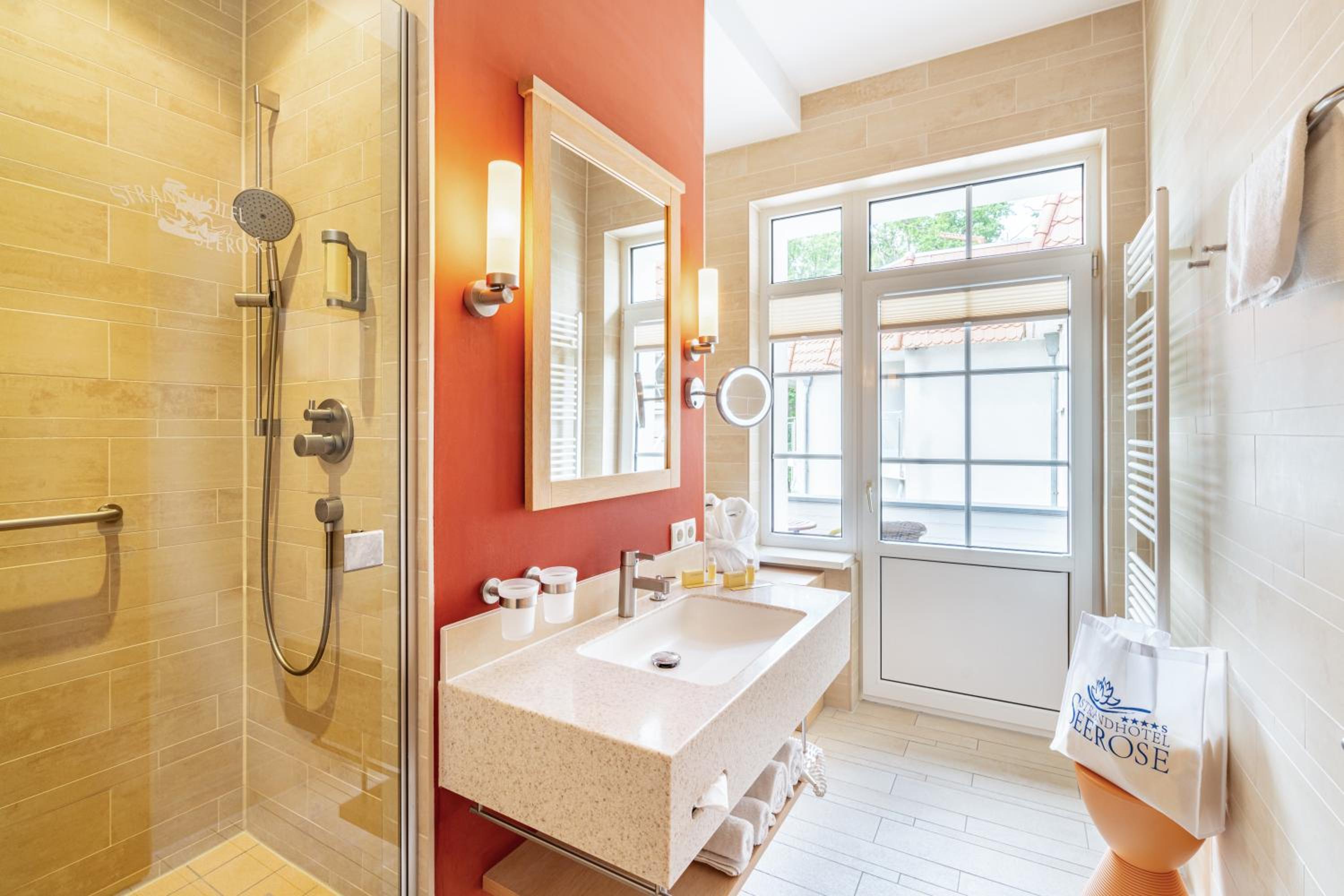 One-Bedroom Apartment with Balcony