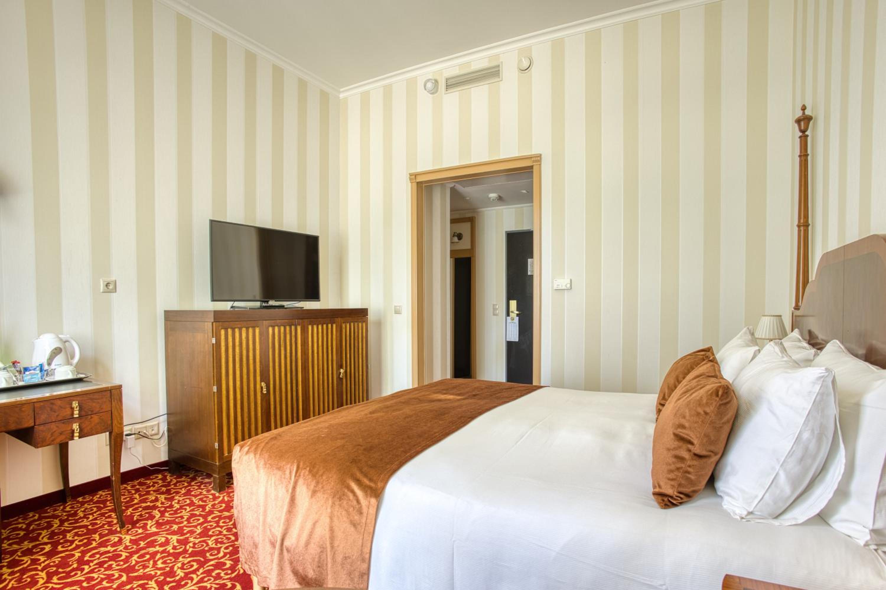 Deluxe Double Room with Wellness and Fitness Access - Photo 8
