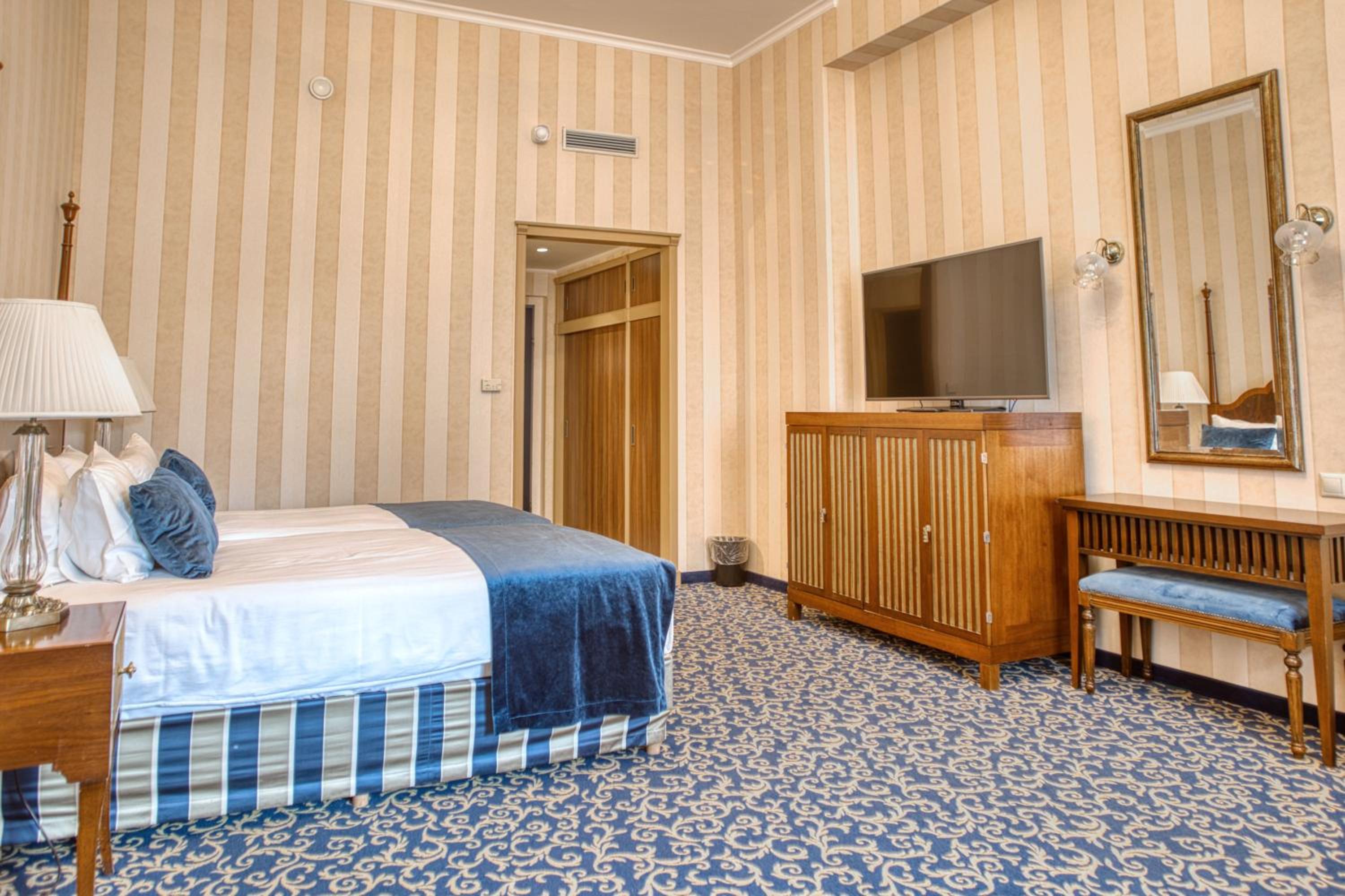 Deluxe Plus Twin Room with Wellness and Fitness Access - Photo 3